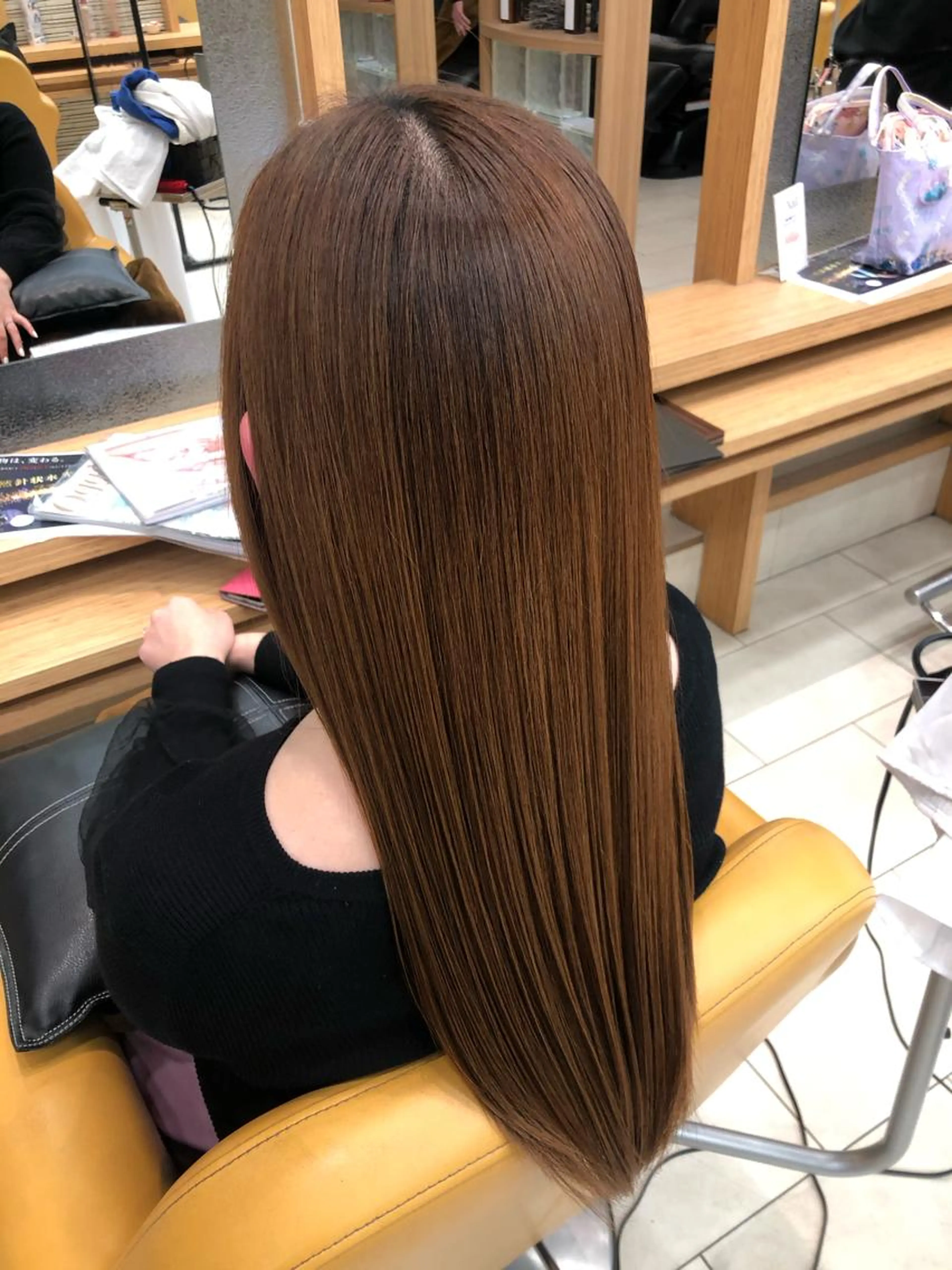 〔⭐︎カット＋ダメージケアトリートメント⭐︎〕2️⃣4️⃣歳以下限定メニュー🟥の写真