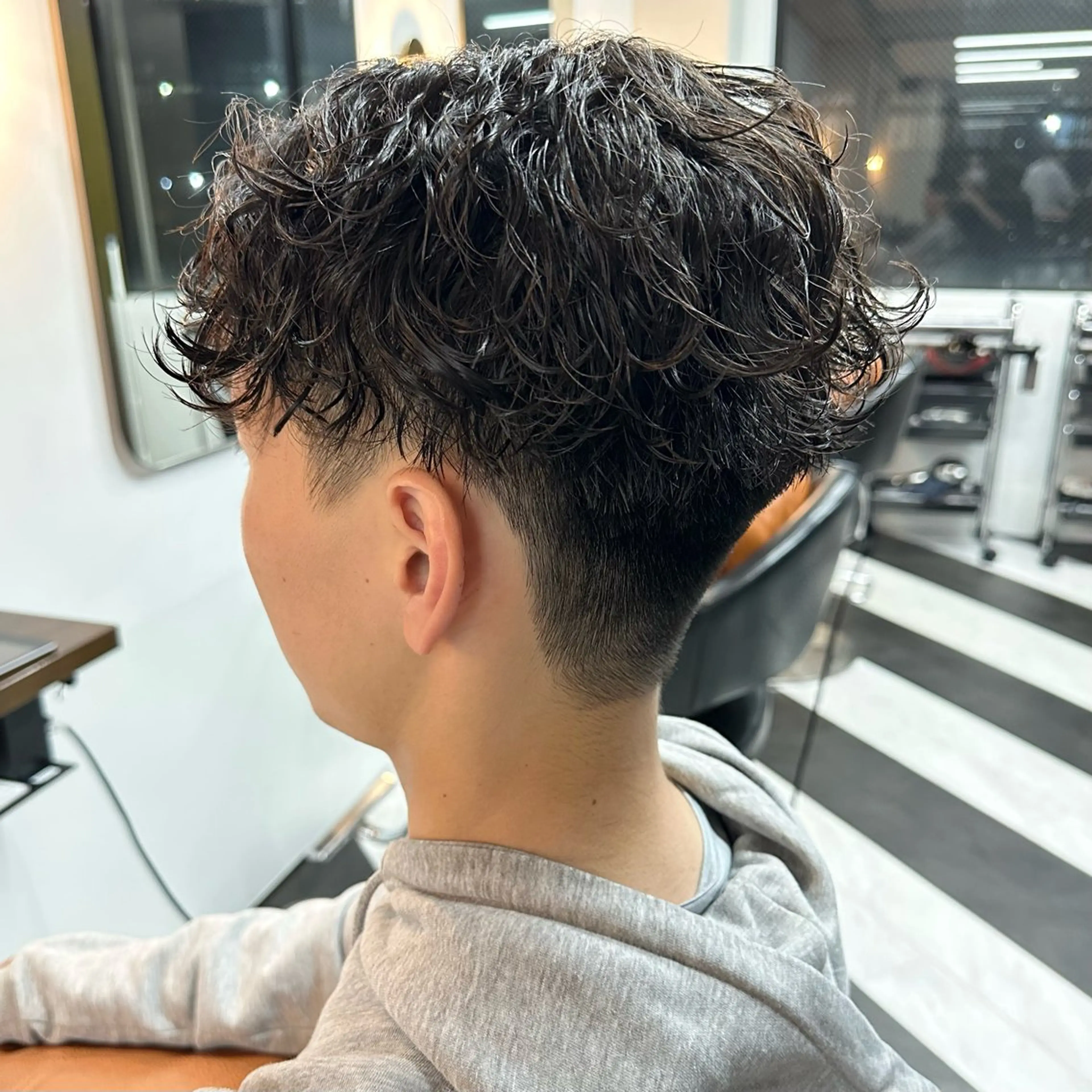 ショート パーマ メンズ 守屋 寿哉のヘアスタイル