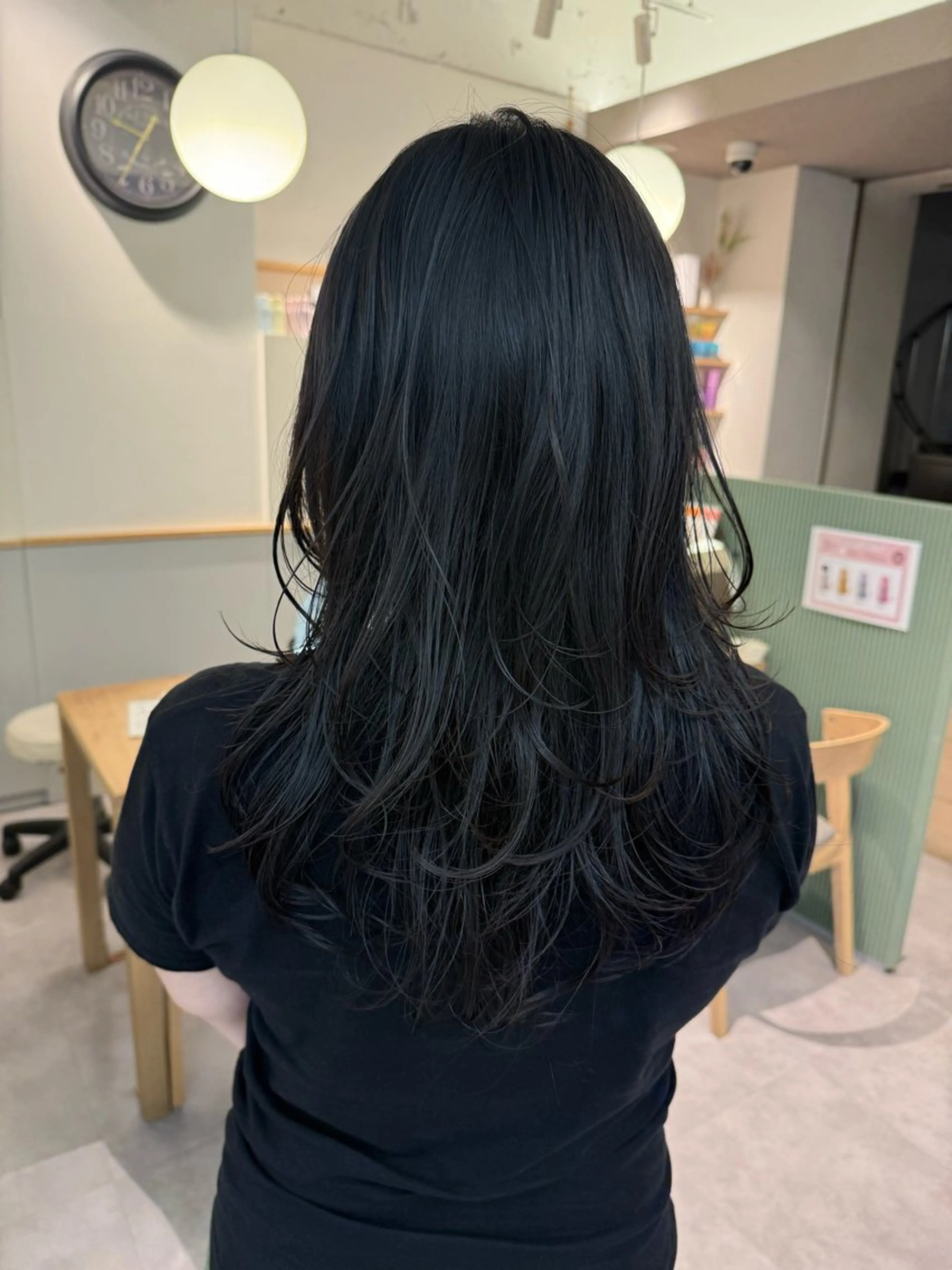 ロング パーマ ハッシュカット レイヤーカット 荻野 結衣のヘアスタイル