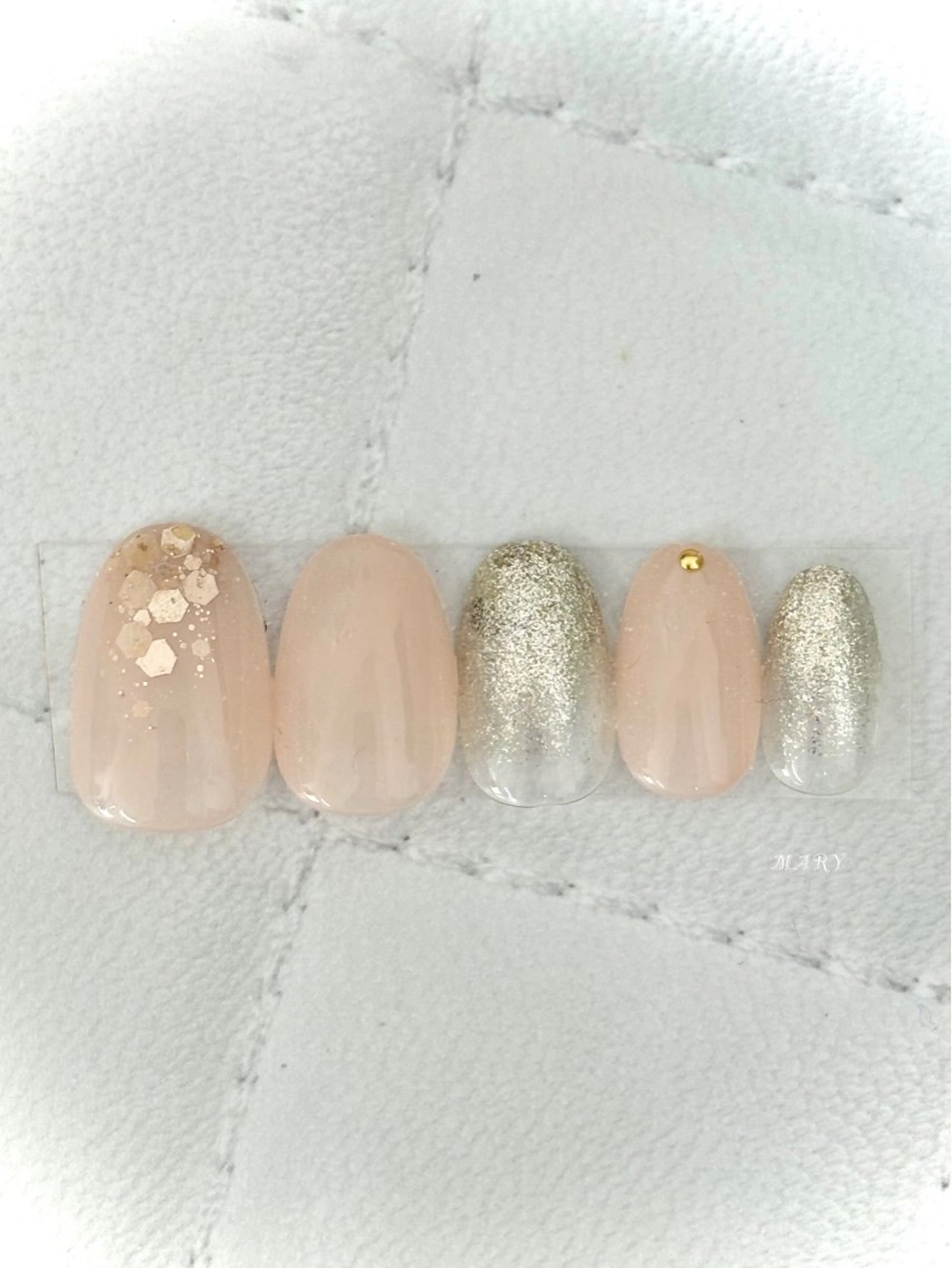 ネイル グラデーション ラメ(グリッター) ラメグラデーション ニュアンスネイル ワンカラーネイル ハンドネイル Mary nail所属・Mary nail .narumiのネイルデザイン
