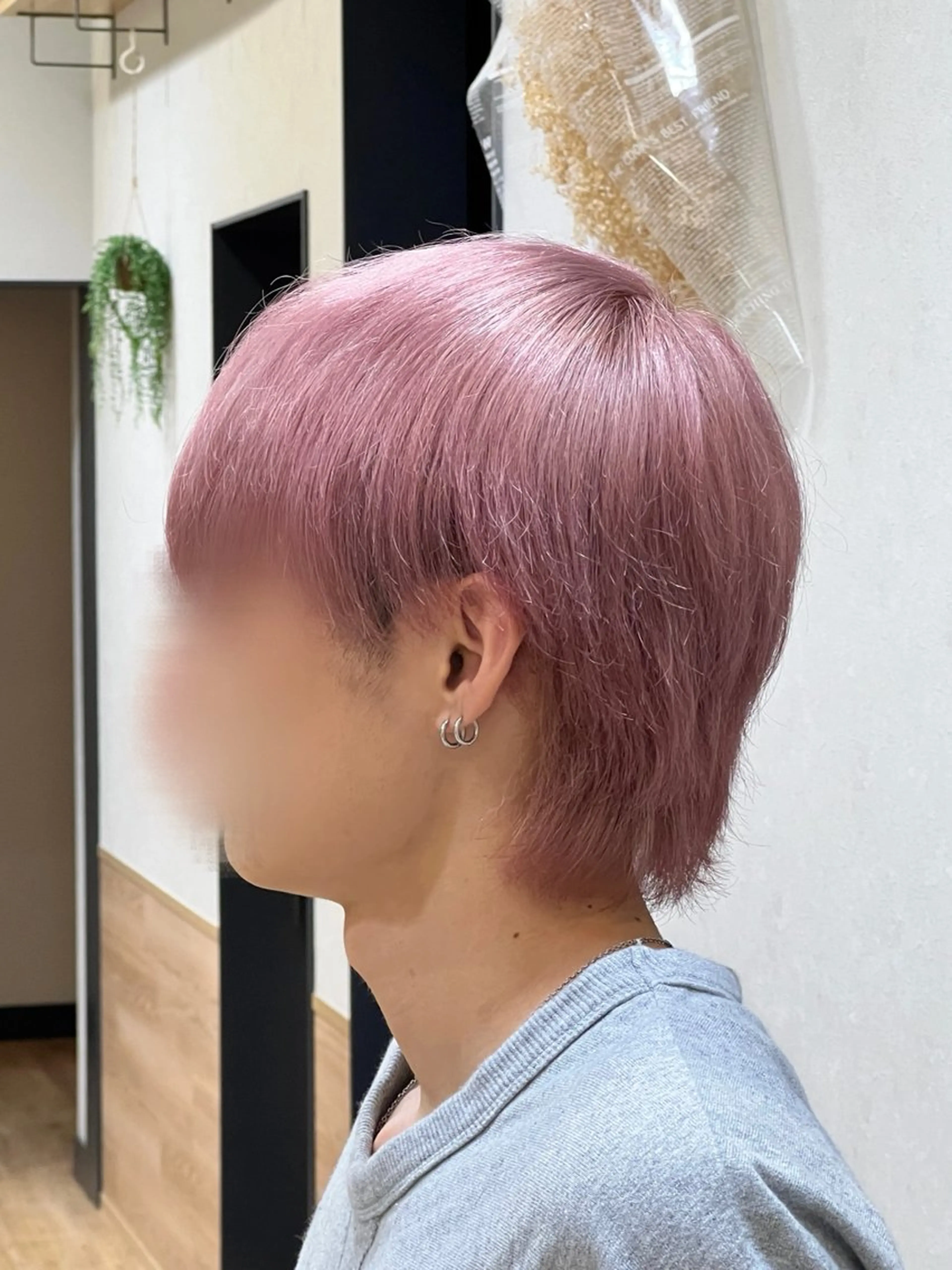 カラー メンズ メンズブリーチ ブリーチ 透明感カラー ピンクカラー カット ヘアカラー トリートメント 山口 玖瑠美のヘアスタイル