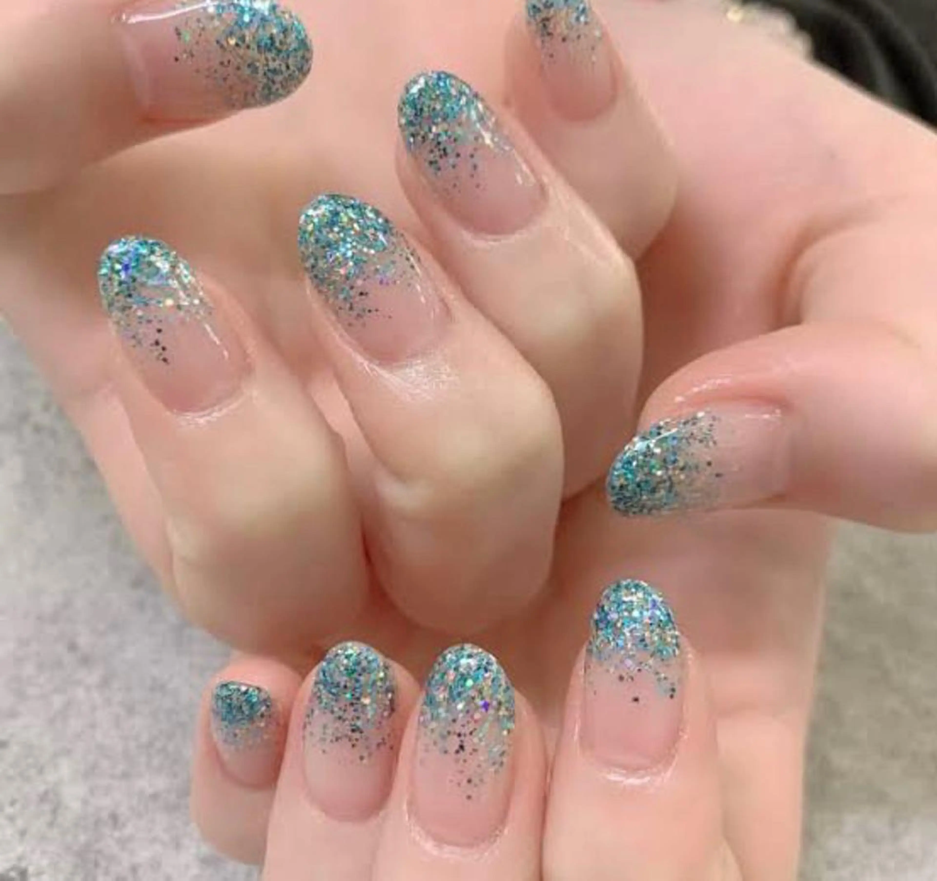 ネイル アートネイル フレンチネイル ジェルネイル グラデーション ラメ(グリッター) ハンドネイル PURE NAIL所属・PURE NAILのネイルデザイン