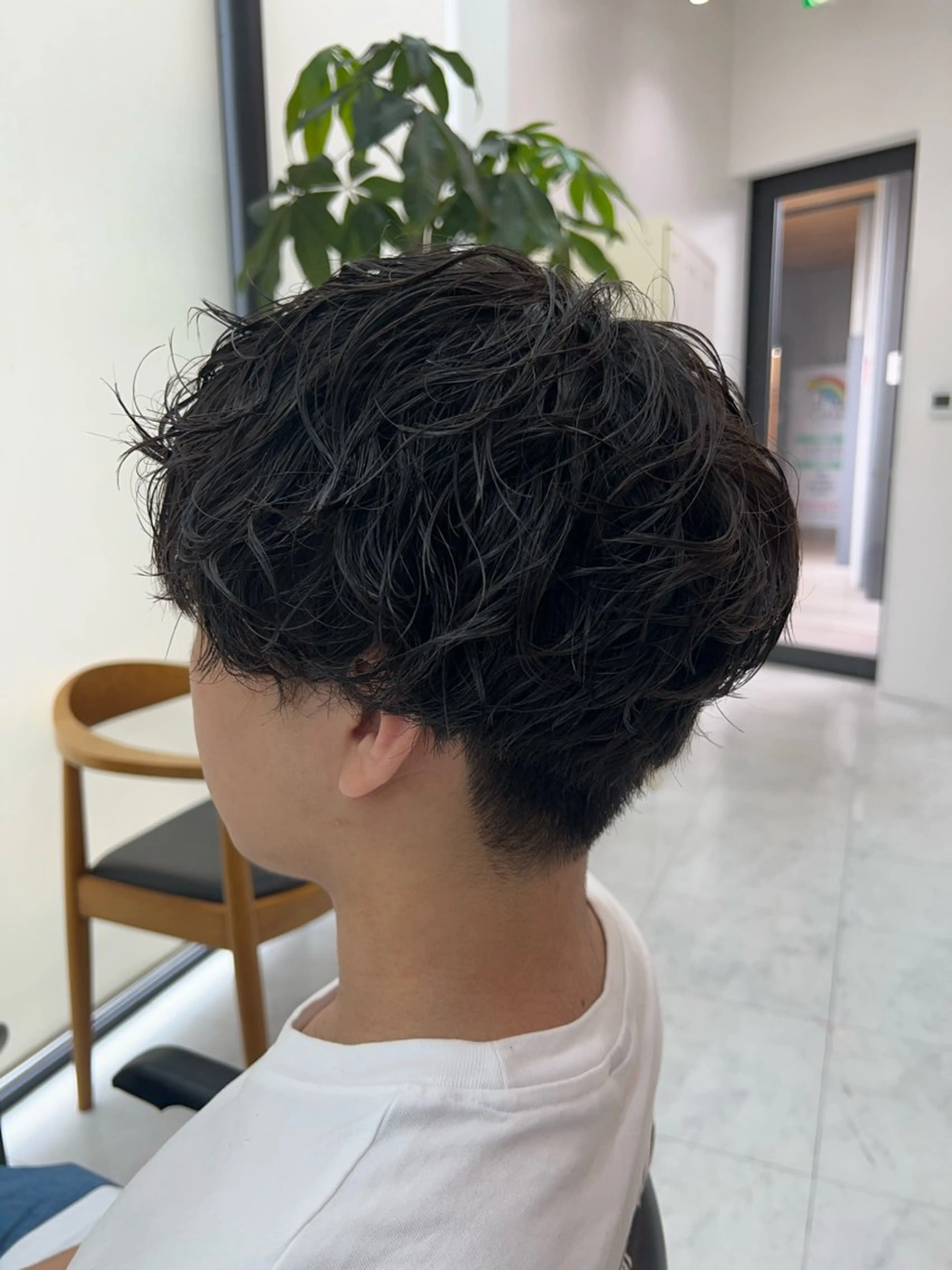 メンズ ダブルカラー寒色系 ボリューム改善ハヤトのヘアスタイル