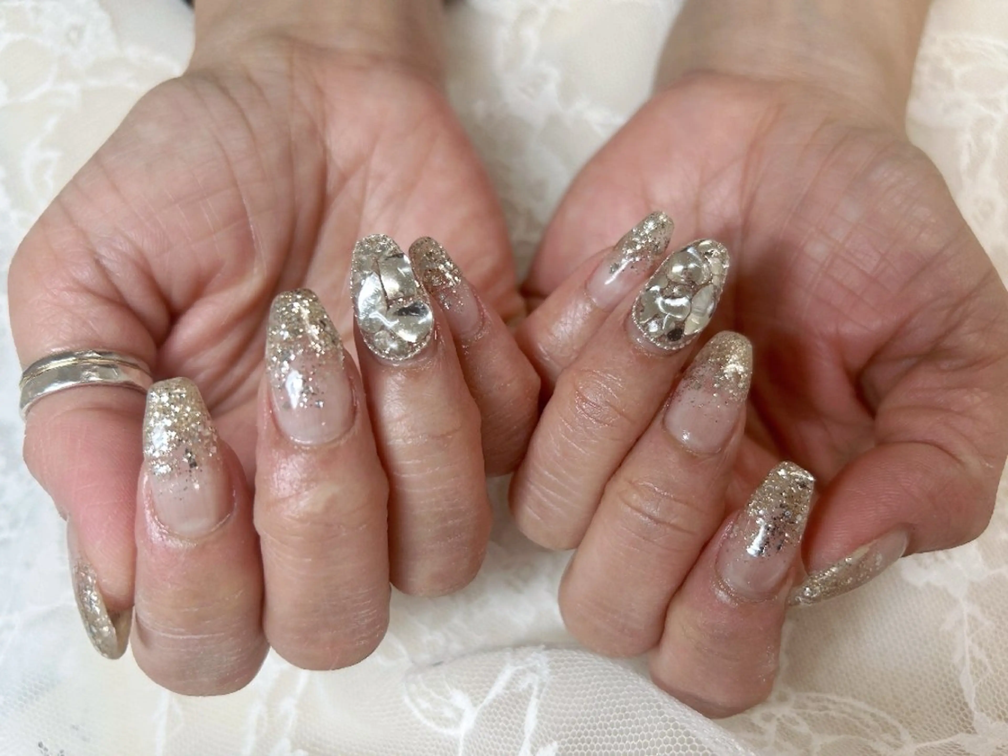 ネイル グラデーション ラメ(グリッター) ラメグラデーション ハンドネイル ハンドケア 心斎橋Salon Epokkuのネイルデザイン