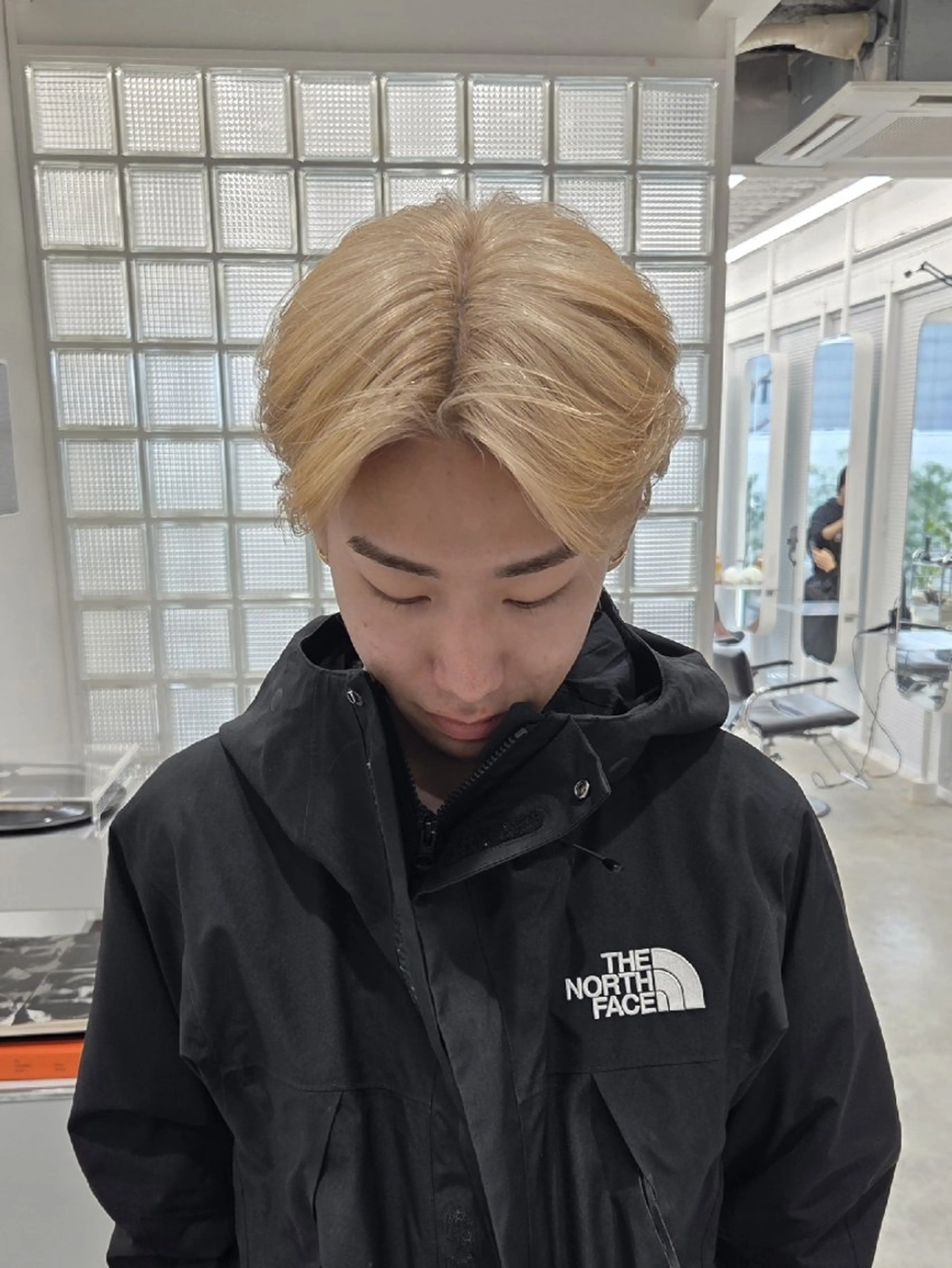 カラー メンズ メンズハイトーン メンズショート ベージュカラー ハイトーンカラー ミルクティーベージュ カット ヘアカラー トリートメント YOKUTO/メンズ ︎/8日空き️⭕️のヘアスタイル