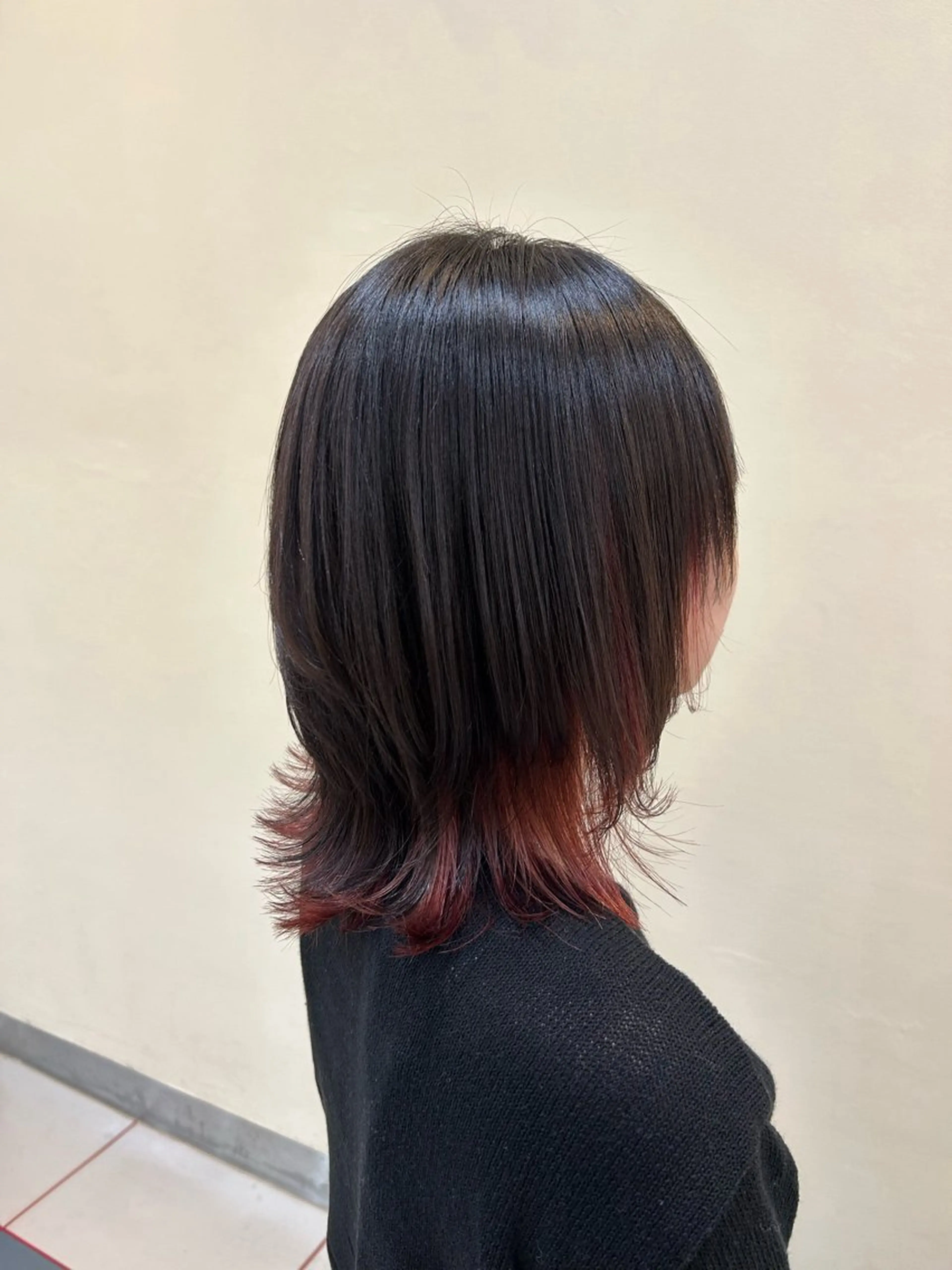 ミディアム レイヤーカット ウルフカット ウルフレイヤー 赤星 さえのヘアスタイル