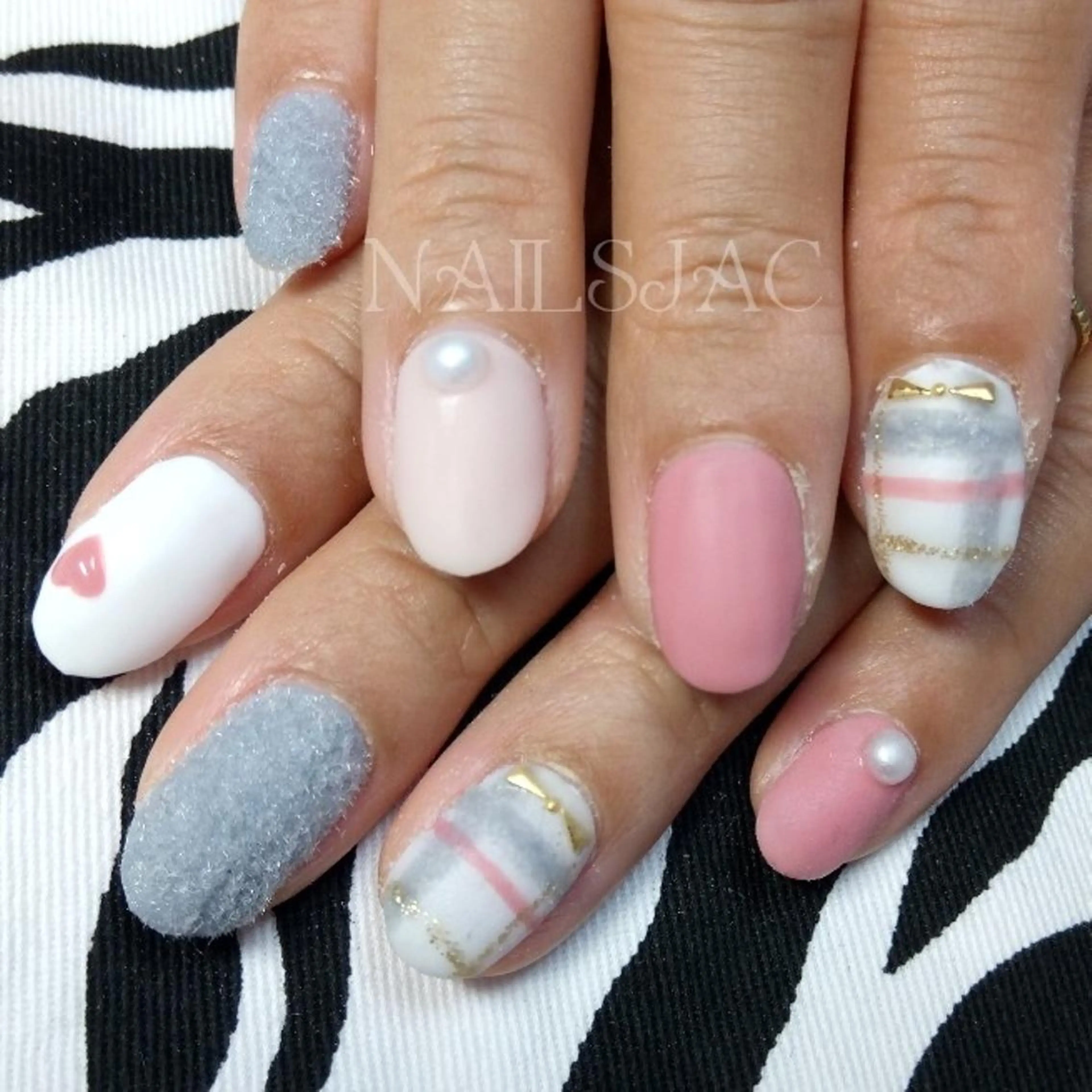 ネイル ハンドネイル 島屋 千奈美のネイルデザイン