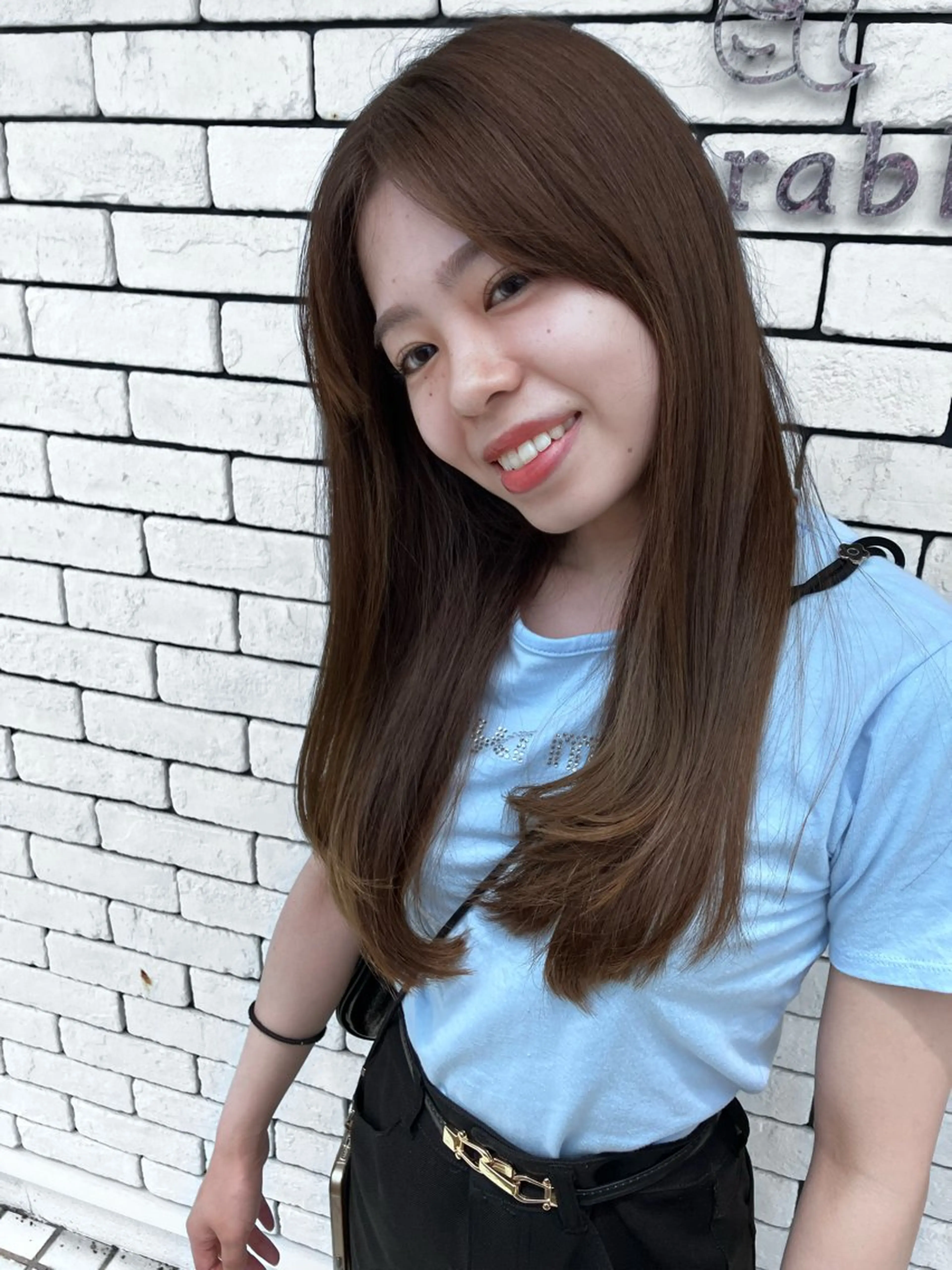 ロング レイヤーカット adorableはなみずき店所属・唯一無二の曲がる 縮毛矯正 小林のヘアスタイル