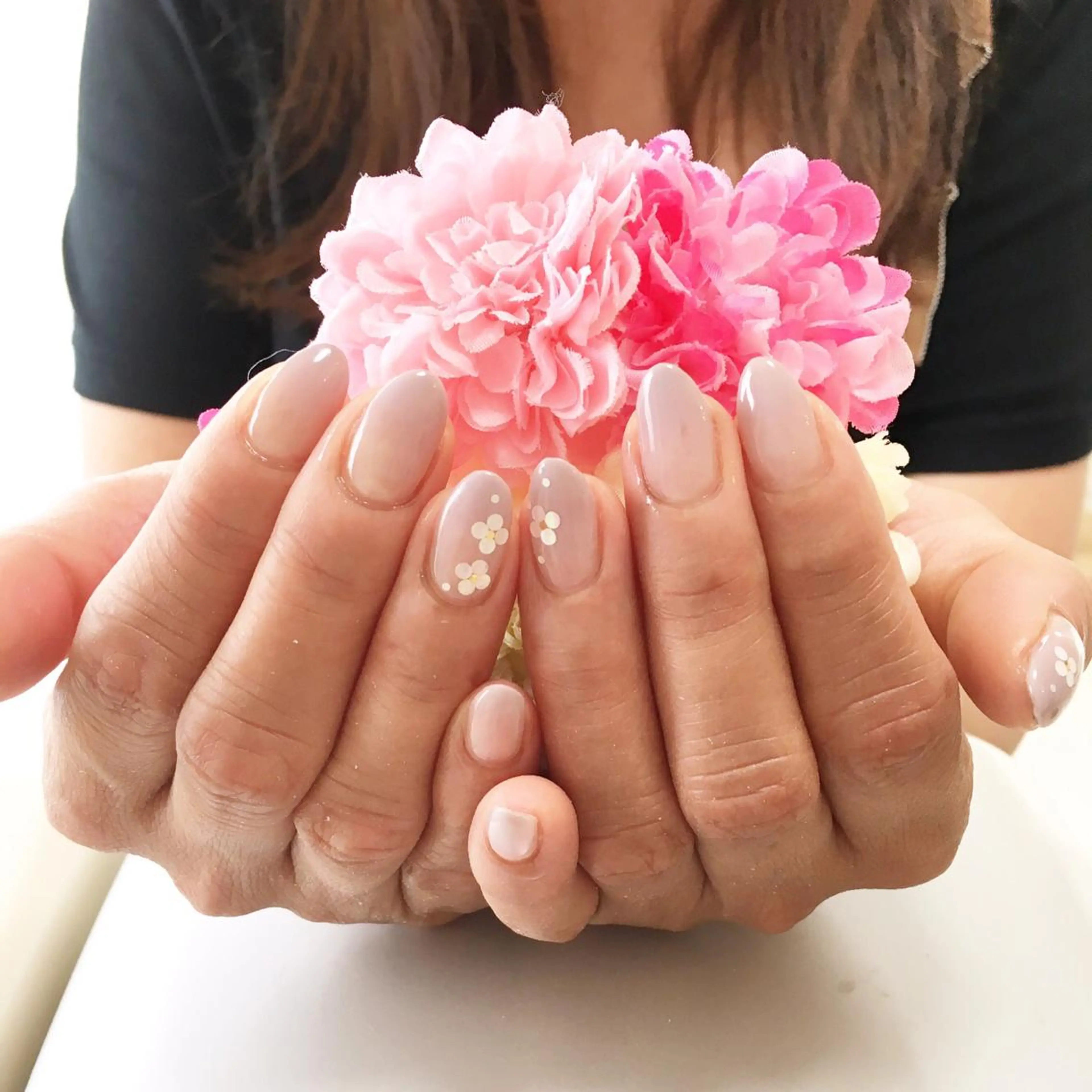 ネイル グラデーション ホログラムネイル シンプルネイル Petit Fleur所属・青柳 亜梨奈のマツエク・マツパデザイン