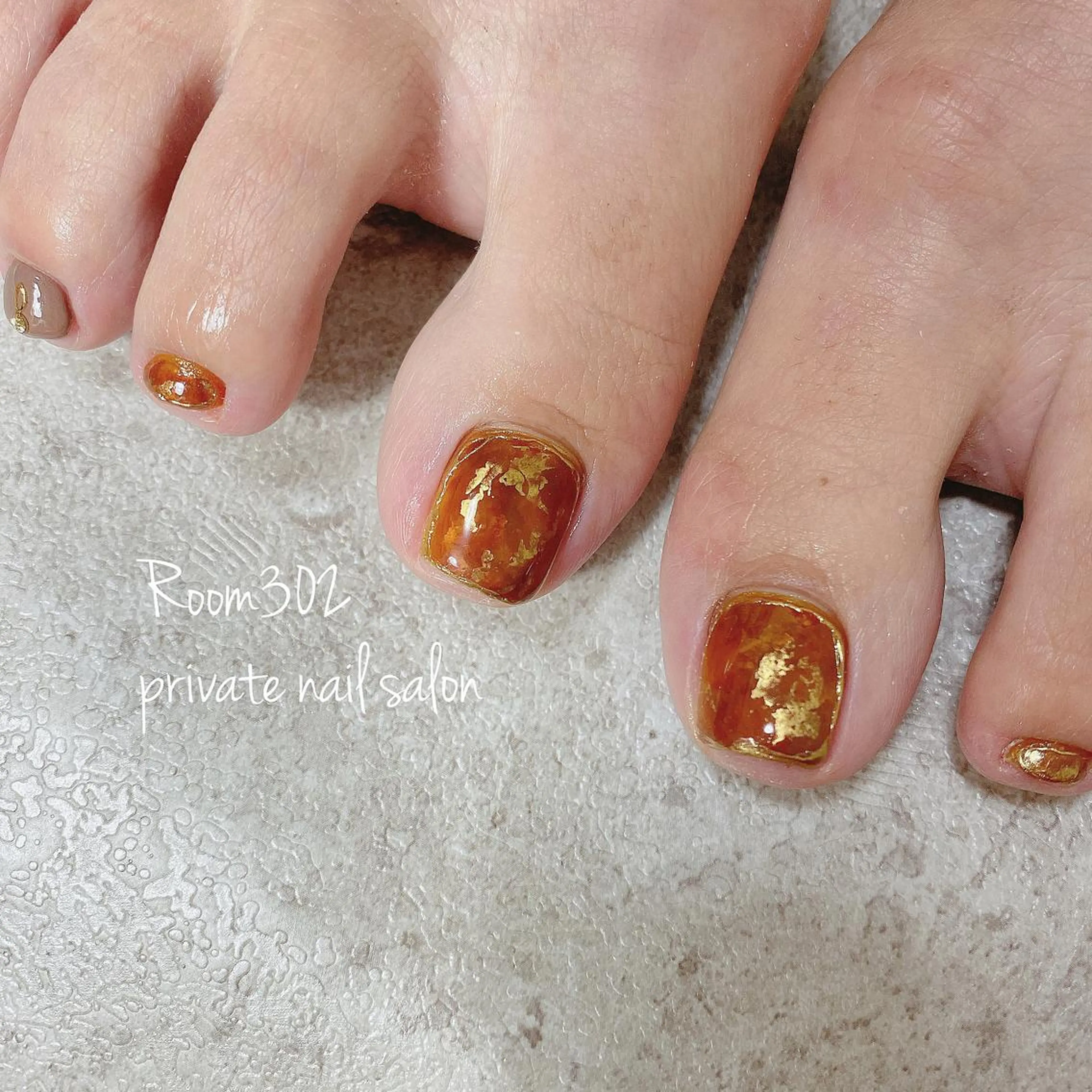 ネイル べっ甲ネイル フットネイル Room 302のネイルデザイン