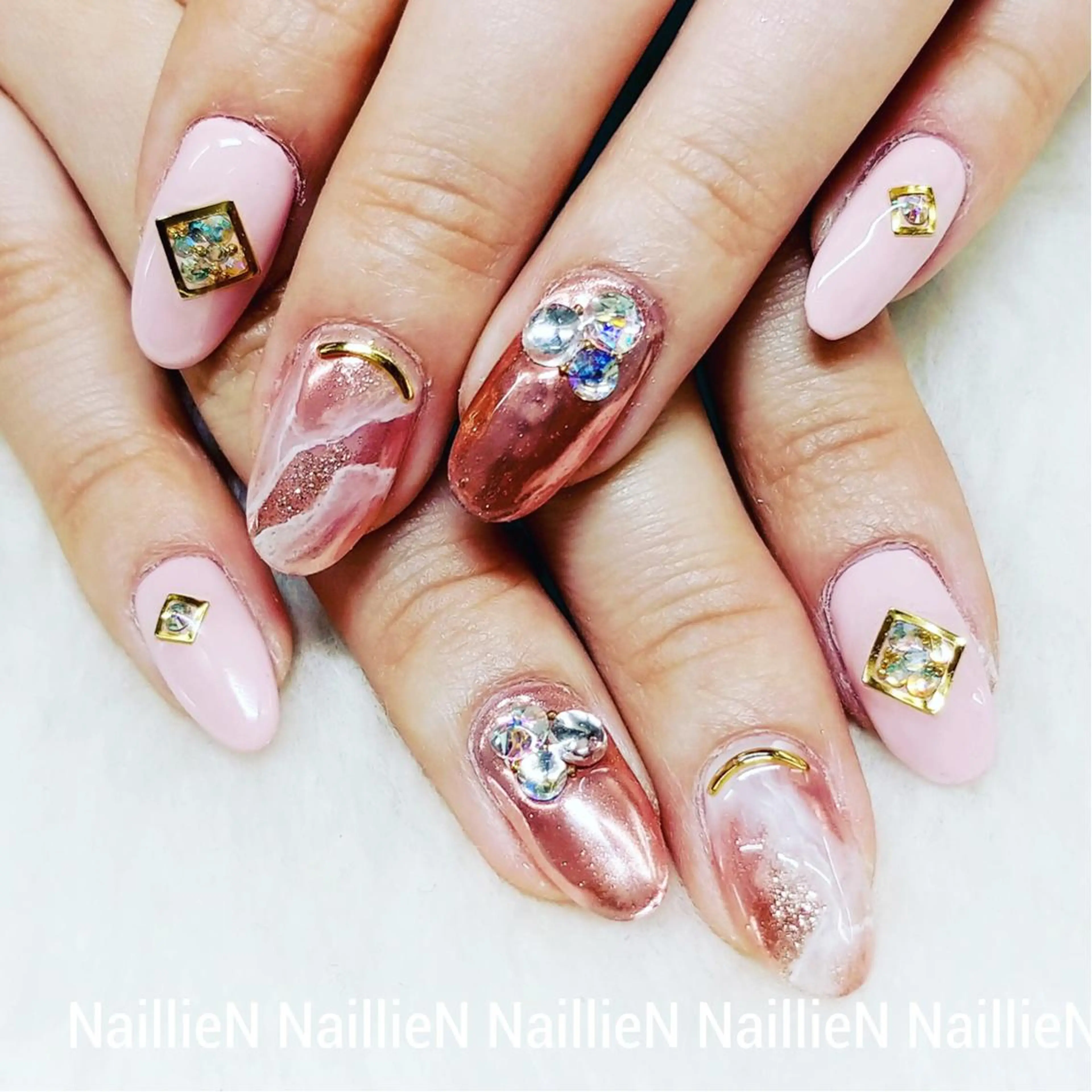 ネイル 大理石ネイル(マーブル) ミラーネイル ピンク Nail lieNのネイルデザイン