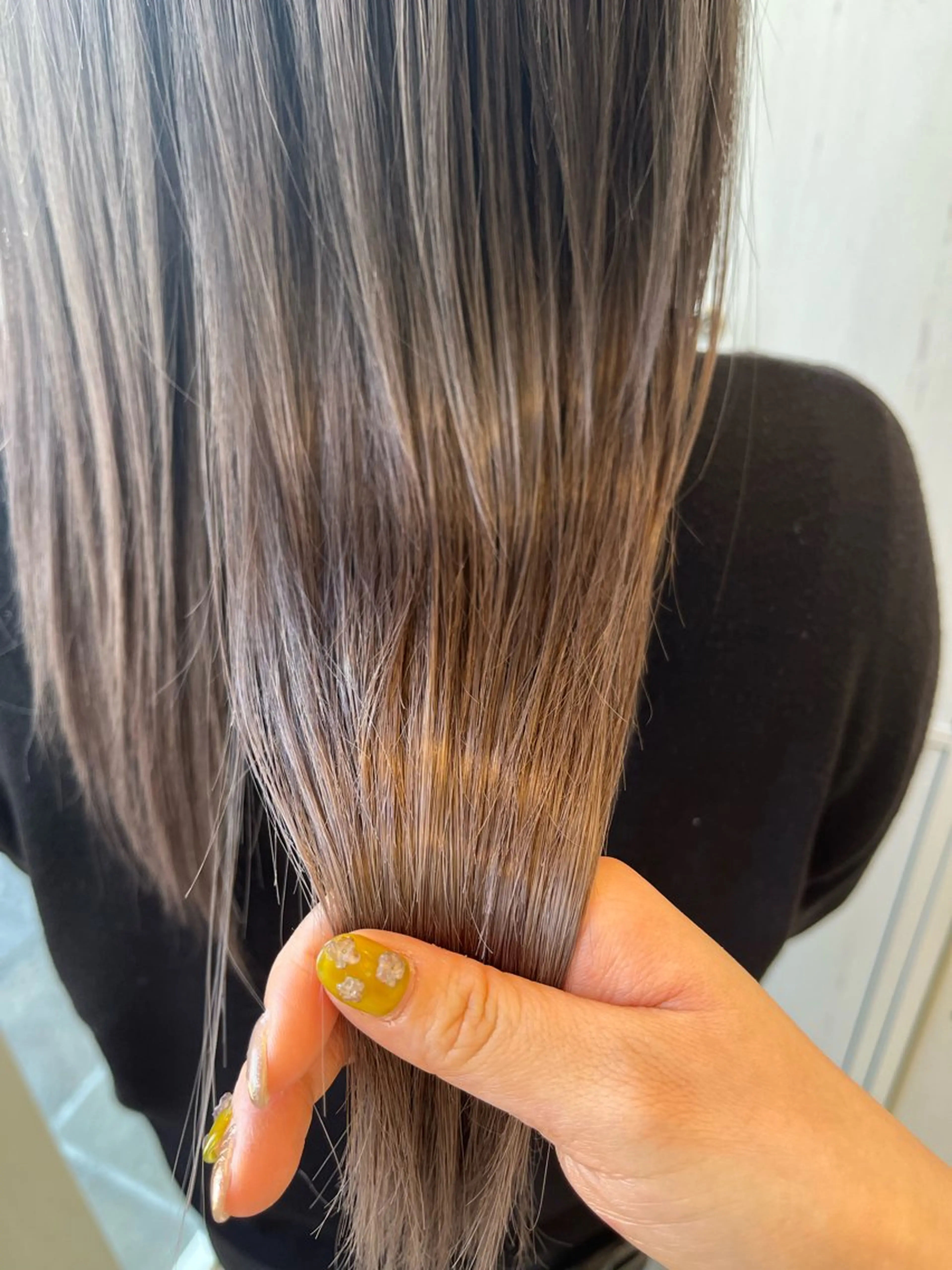 ロング カラー ルプラボウ 尾関　唯那のヘアスタイル