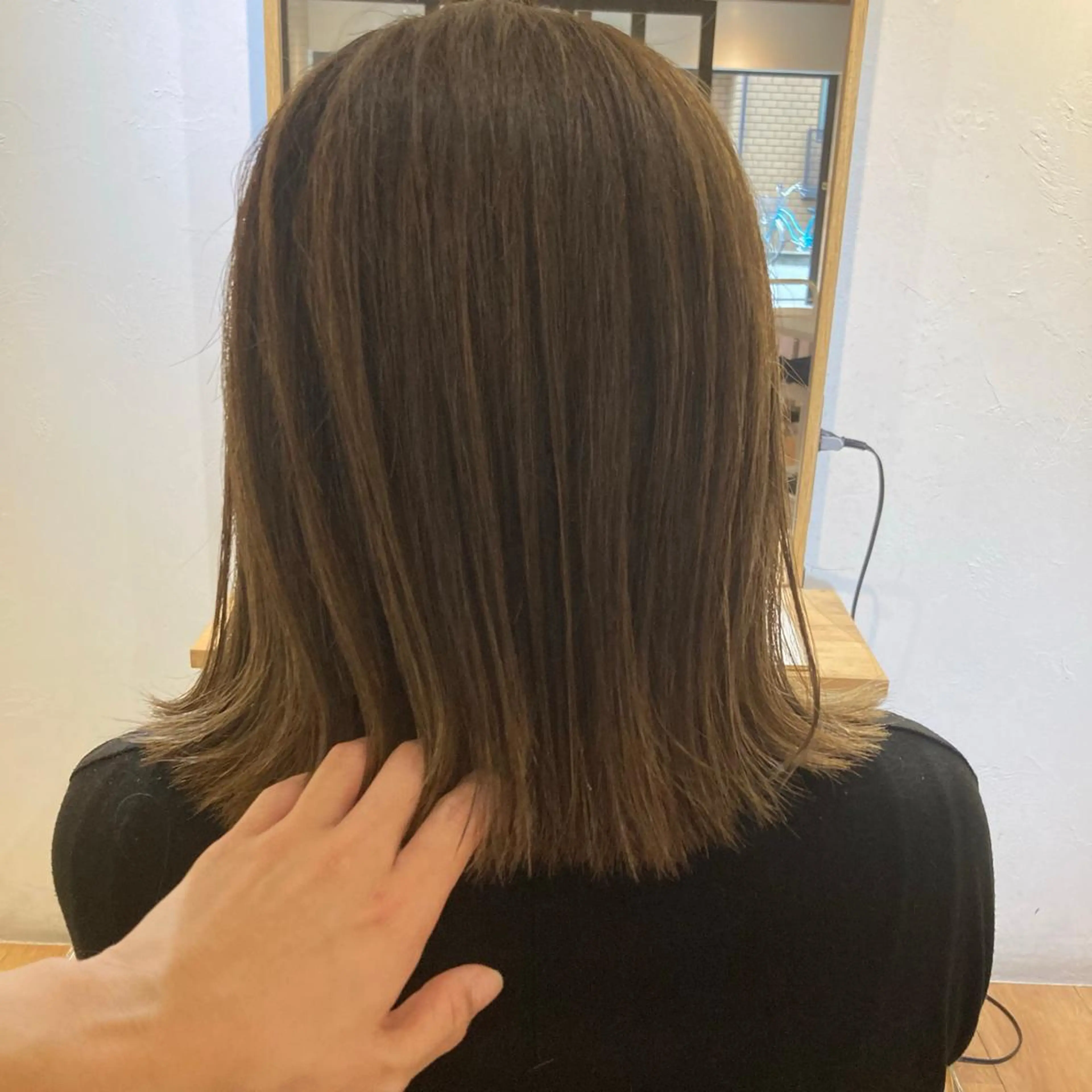 ミディアム ボブ ハイライト NEWI 京橋 京橋【tomomi】のヘアスタイル