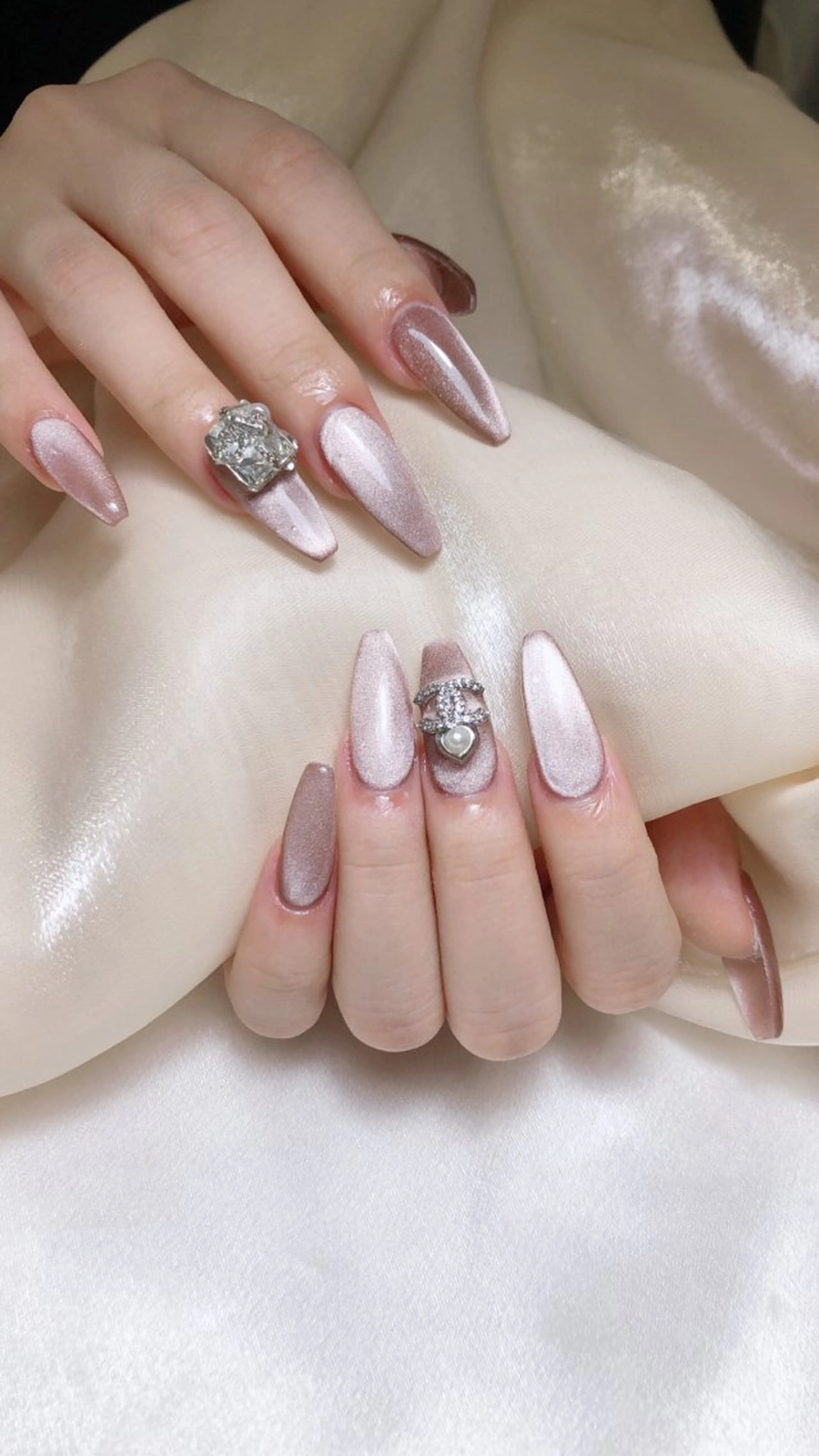 ネイル ハンドネイル LR.ONE ヨウのネイルデザイン