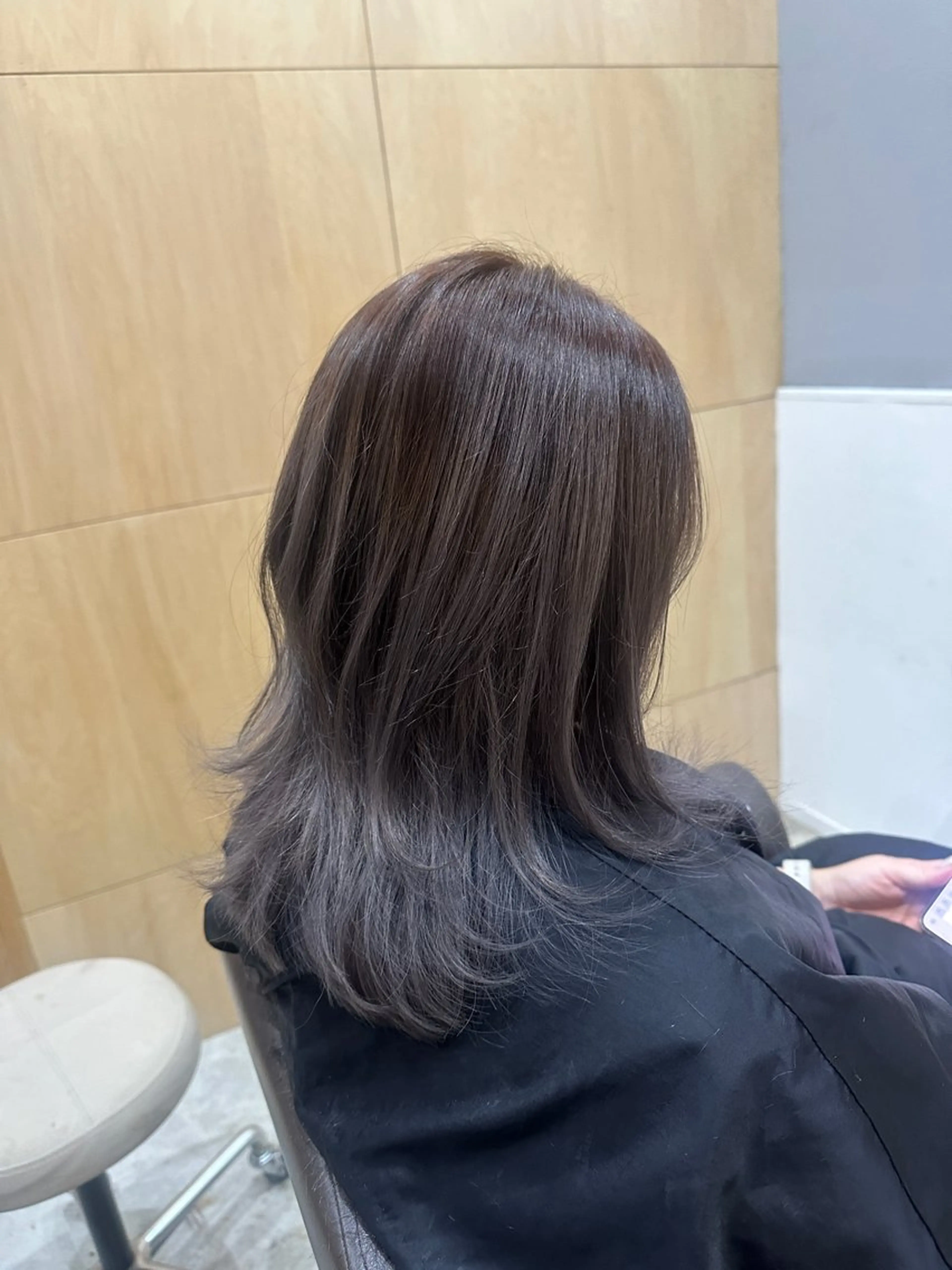 ミディアム miloc MOMOKAのヘアスタイル