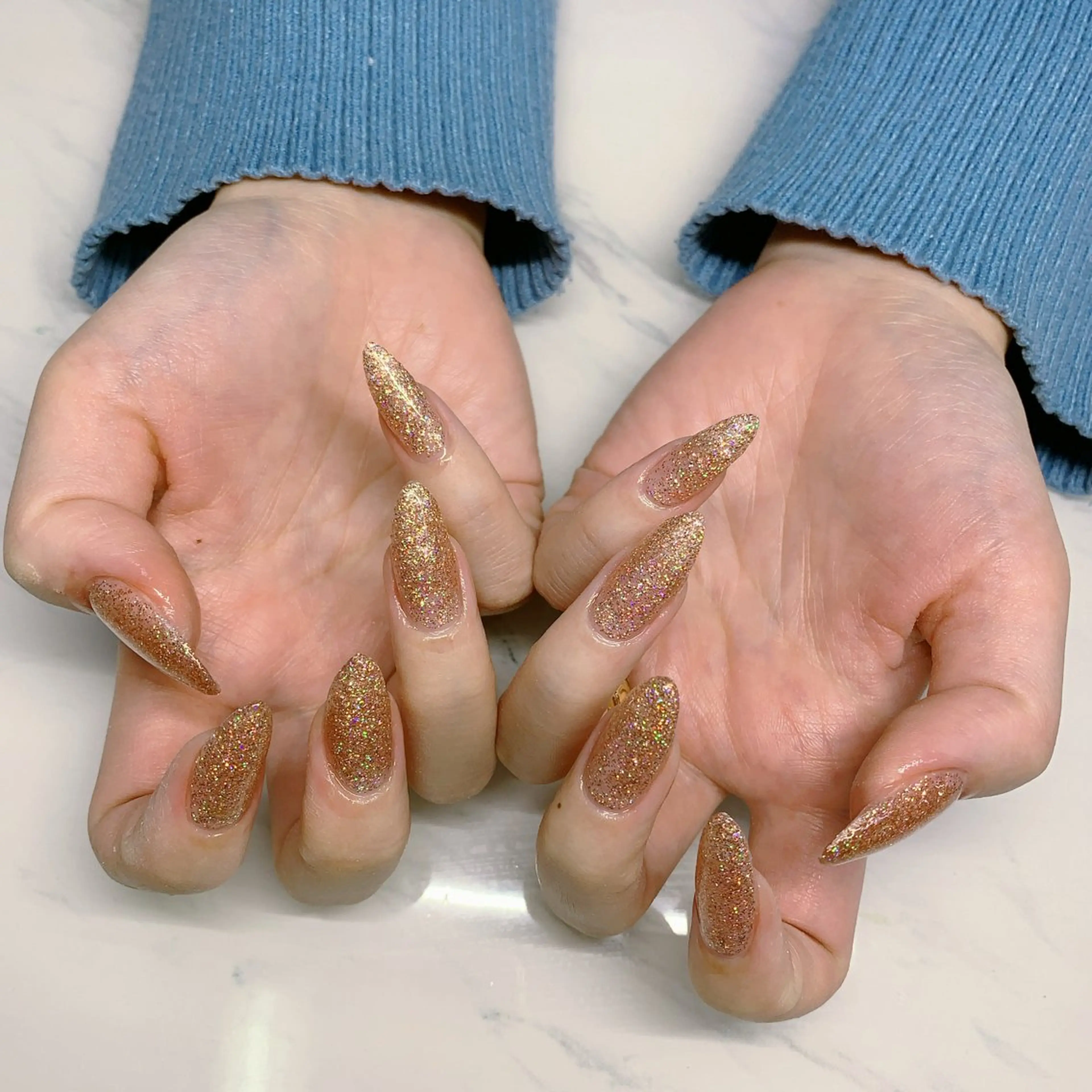 ネイル オーロラネイル 長さ出し フットネイル ジェルネイル キラキラネイル インフィニティ ネイルサロンのネイルデザイン