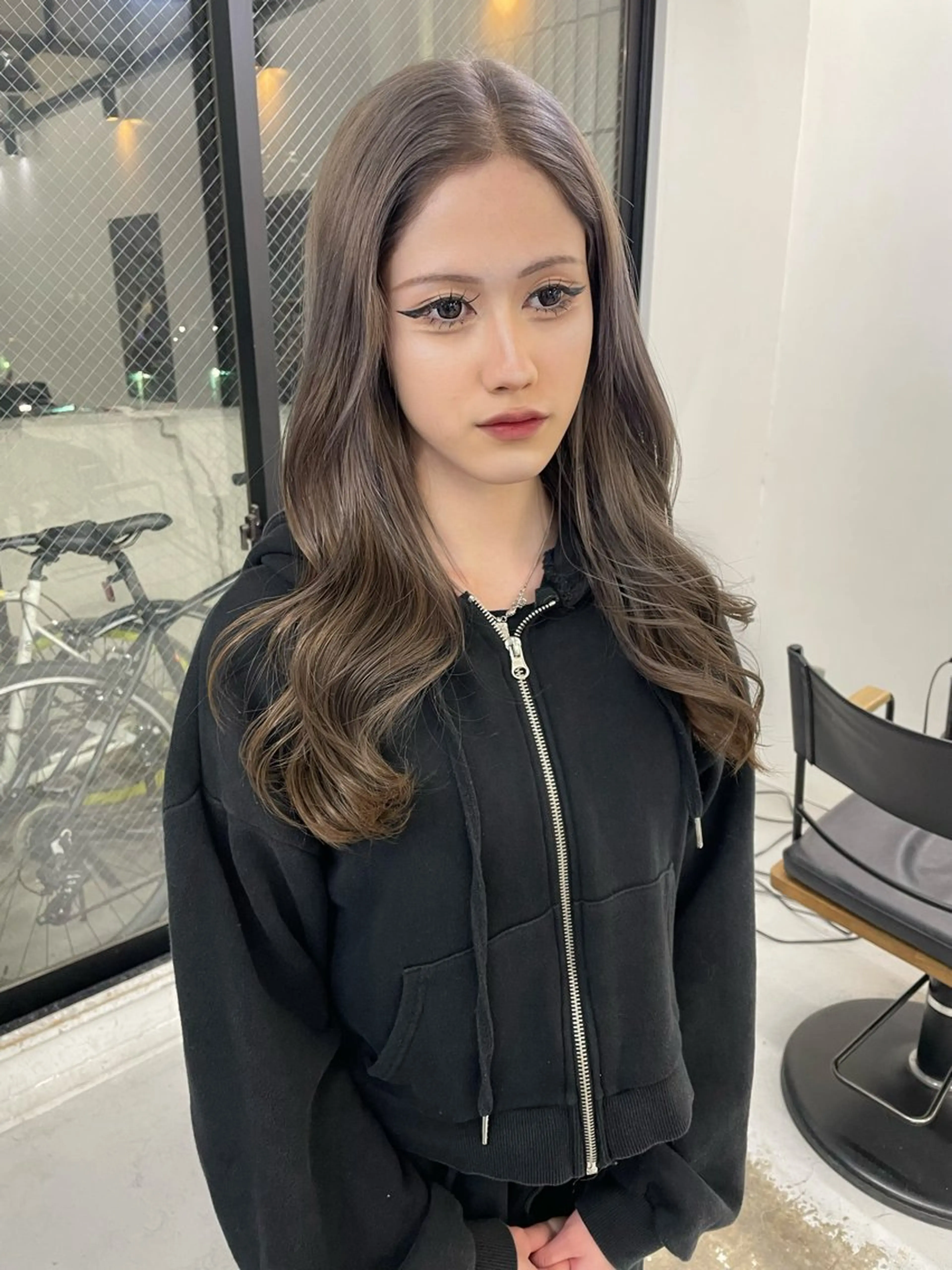 セミロング カラー ヘアカラー トリートメント カットモデル/ ハイトーン/ゆうあのヘアスタイル