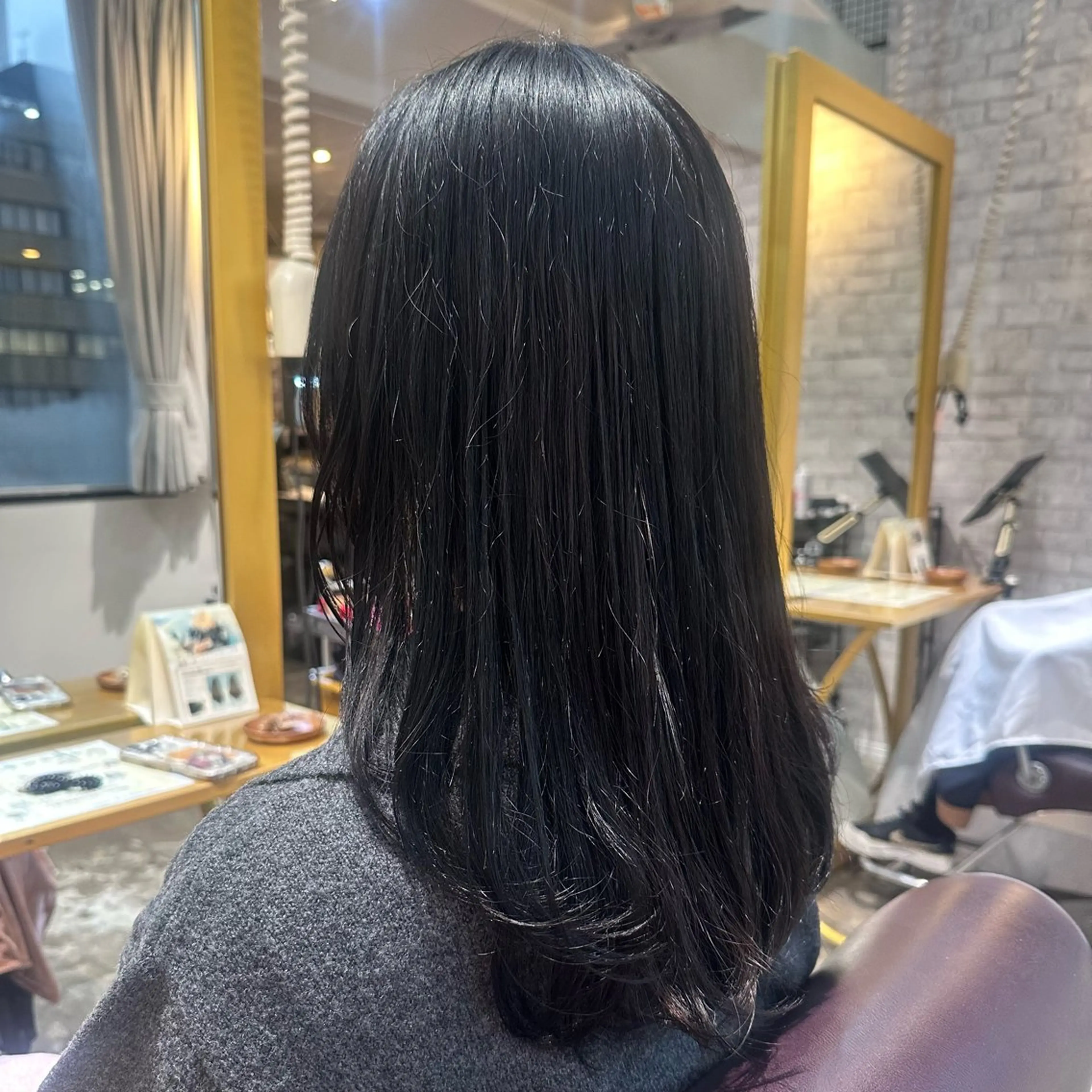 ロング カラー 透明感カラー ダークグレー ダークグレージュ グレージュ ヘアカラー トリートメント 艶カラー/レイヤー 💖心斎橋/Sakiのヘアスタイル