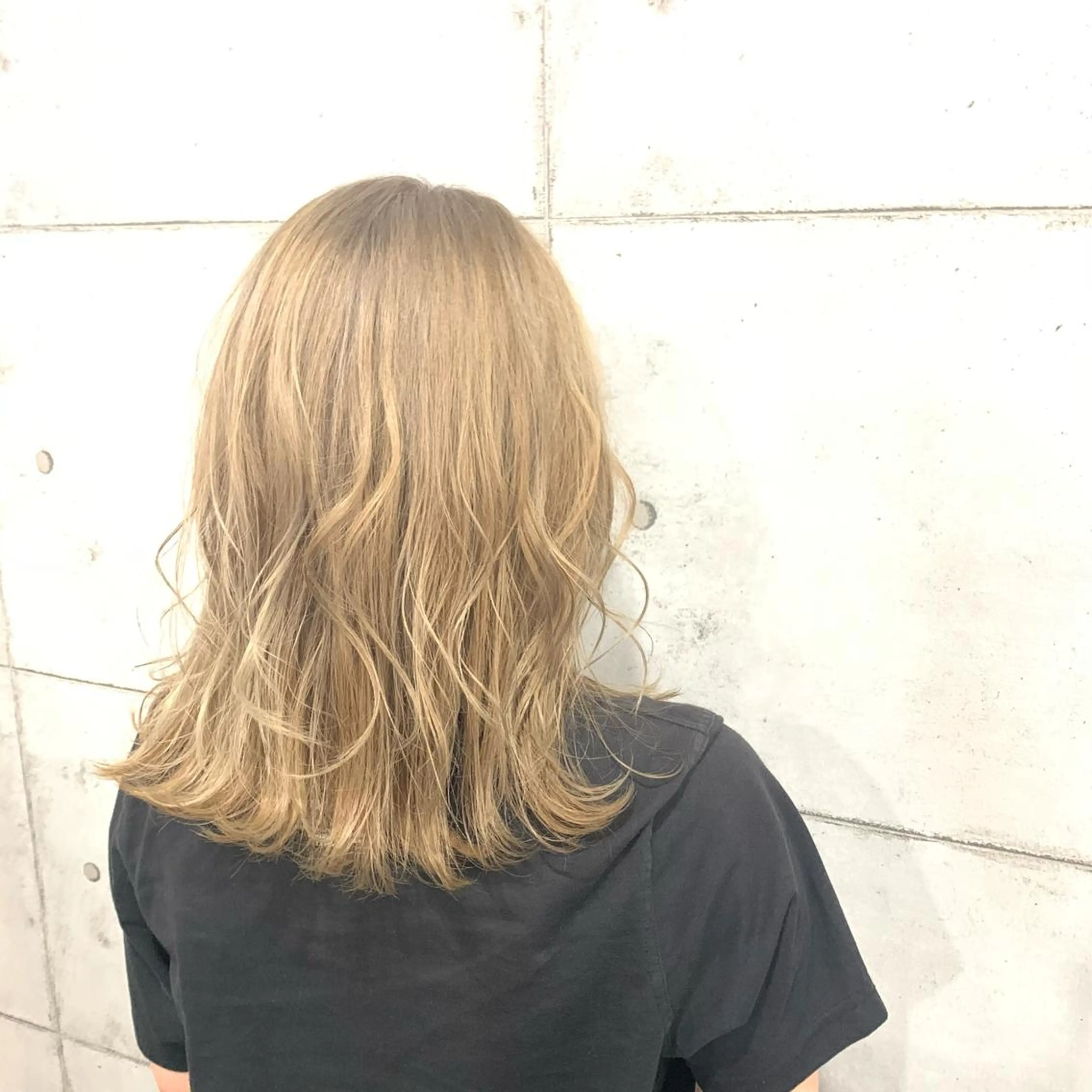 ミディアム カラー パーマ ヘアアレンジ メンズ キッズ ネイル マツエク・マツパ メンズブリーチ メンズインナーカラー メンズ韓国風 ブリーチ ケアブリーチ 韓国ボブ/髪質改善 ニュアンス特化RYOのヘアスタイル