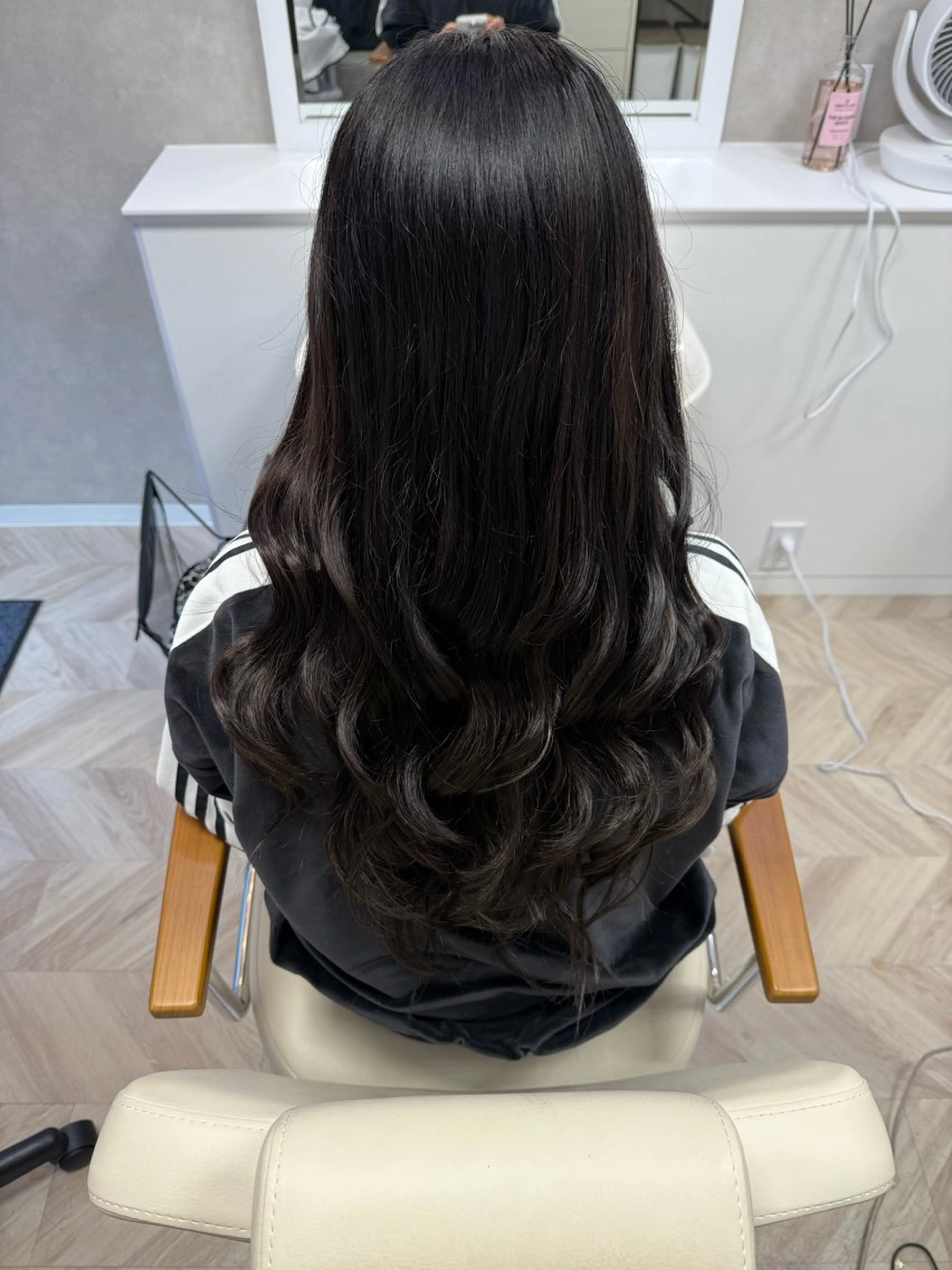 シールエクステ専門サロンSHOWROOM所属・シールエクステ専門店 🦋YAYOI🦋のヘアスタイル