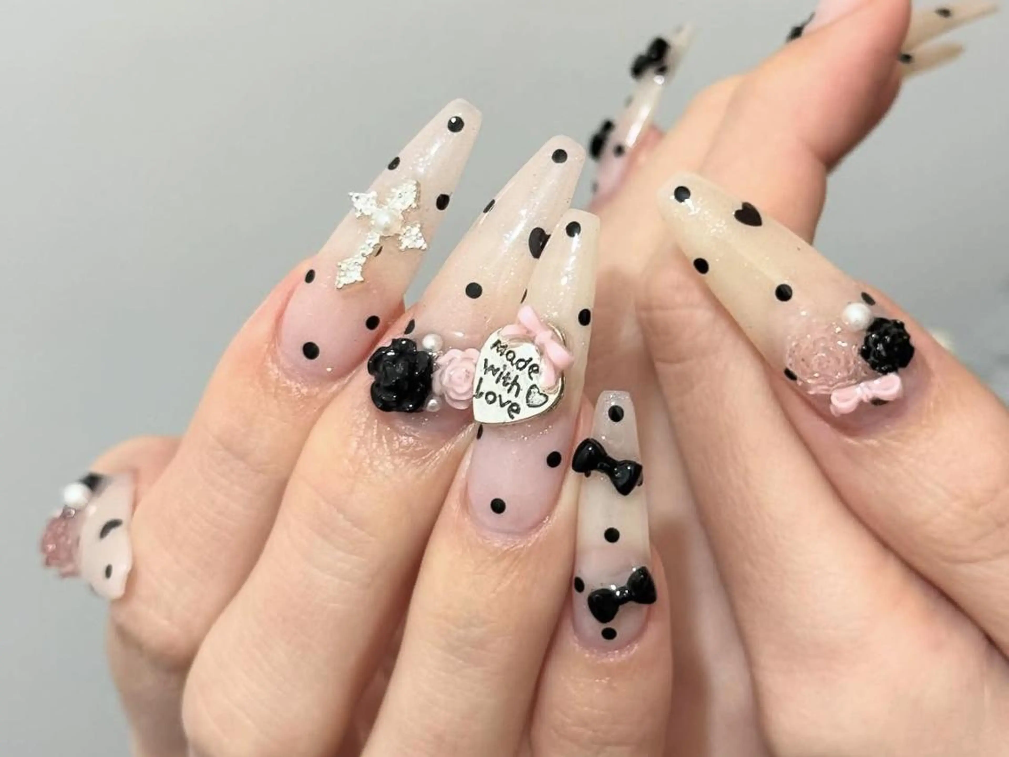 メンズ ネイル アートネイル フレンチネイル ジェルネイル キラキラネイル パラジェル Bloom kabukiのネイルデザイン