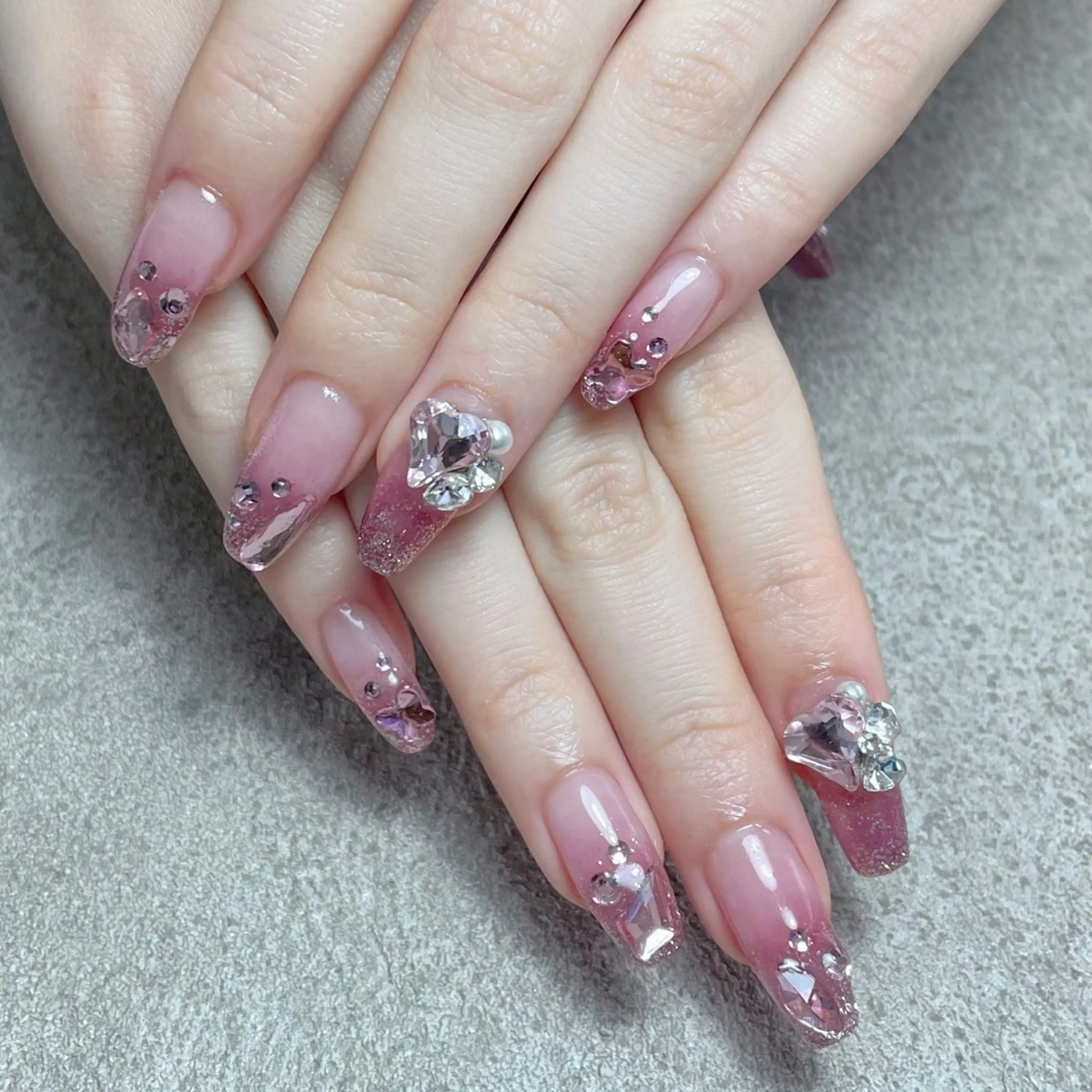 ネイル ハンドネイル nailroom DIASOMNIAのネイルデザイン