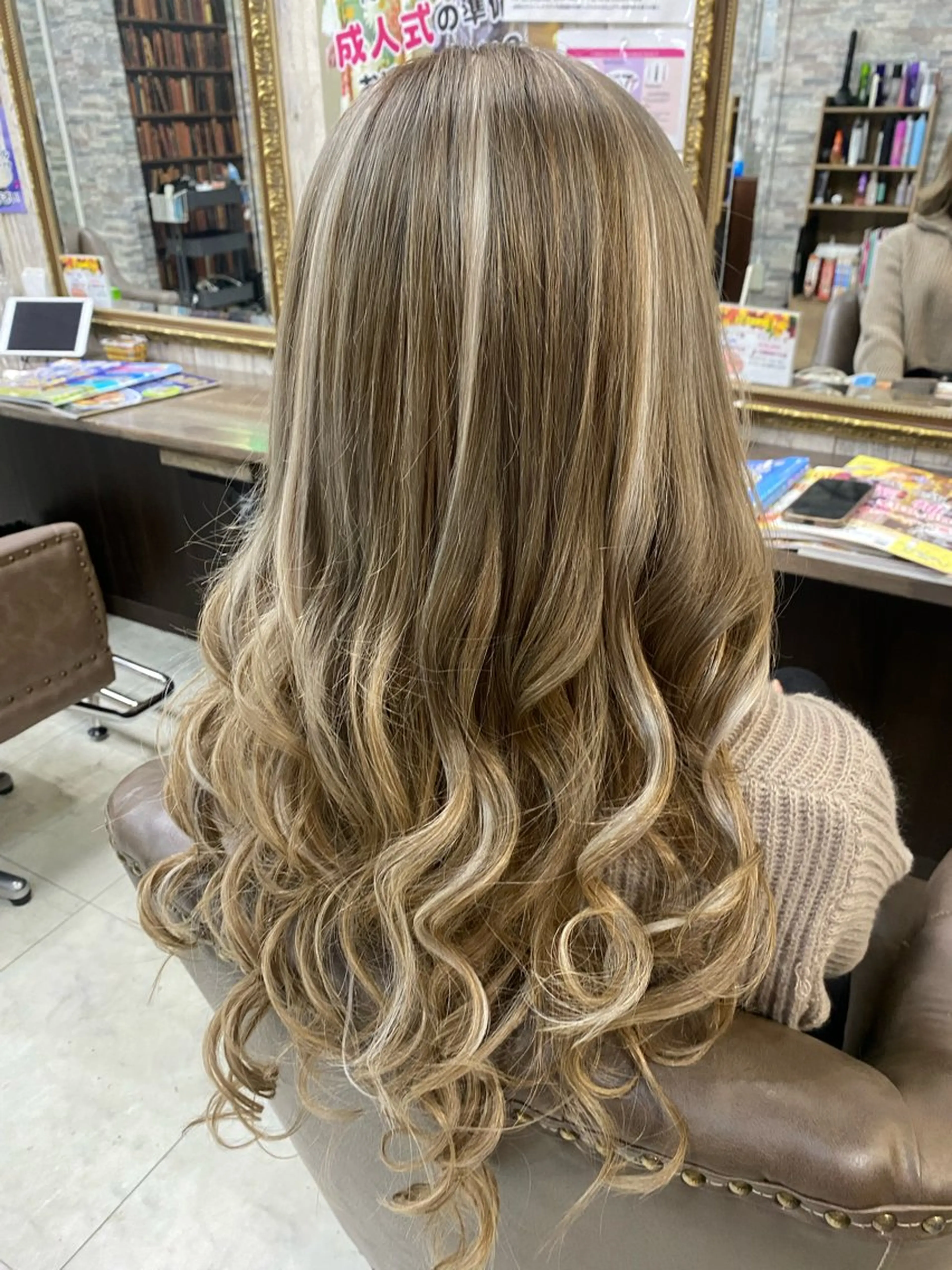 セミロング エクステ 土屋朱理/ ハイトーンカラーのヘアスタイル