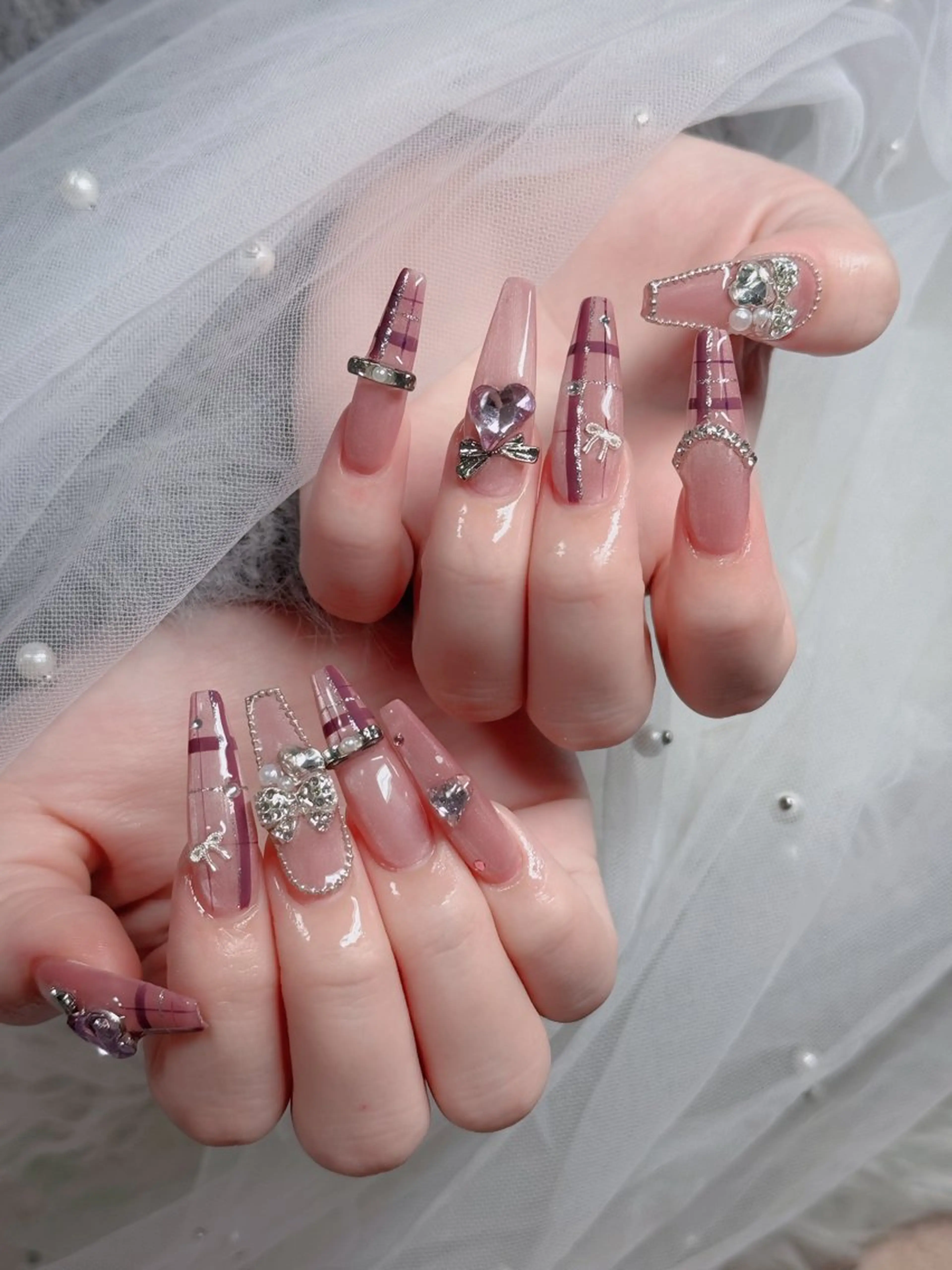 ネイル オーロラネイル フレンチネイル ジェルネイル ハロウィン キラキラネイル ハンドネイル H.baby Nail Salonのネイルデザイン