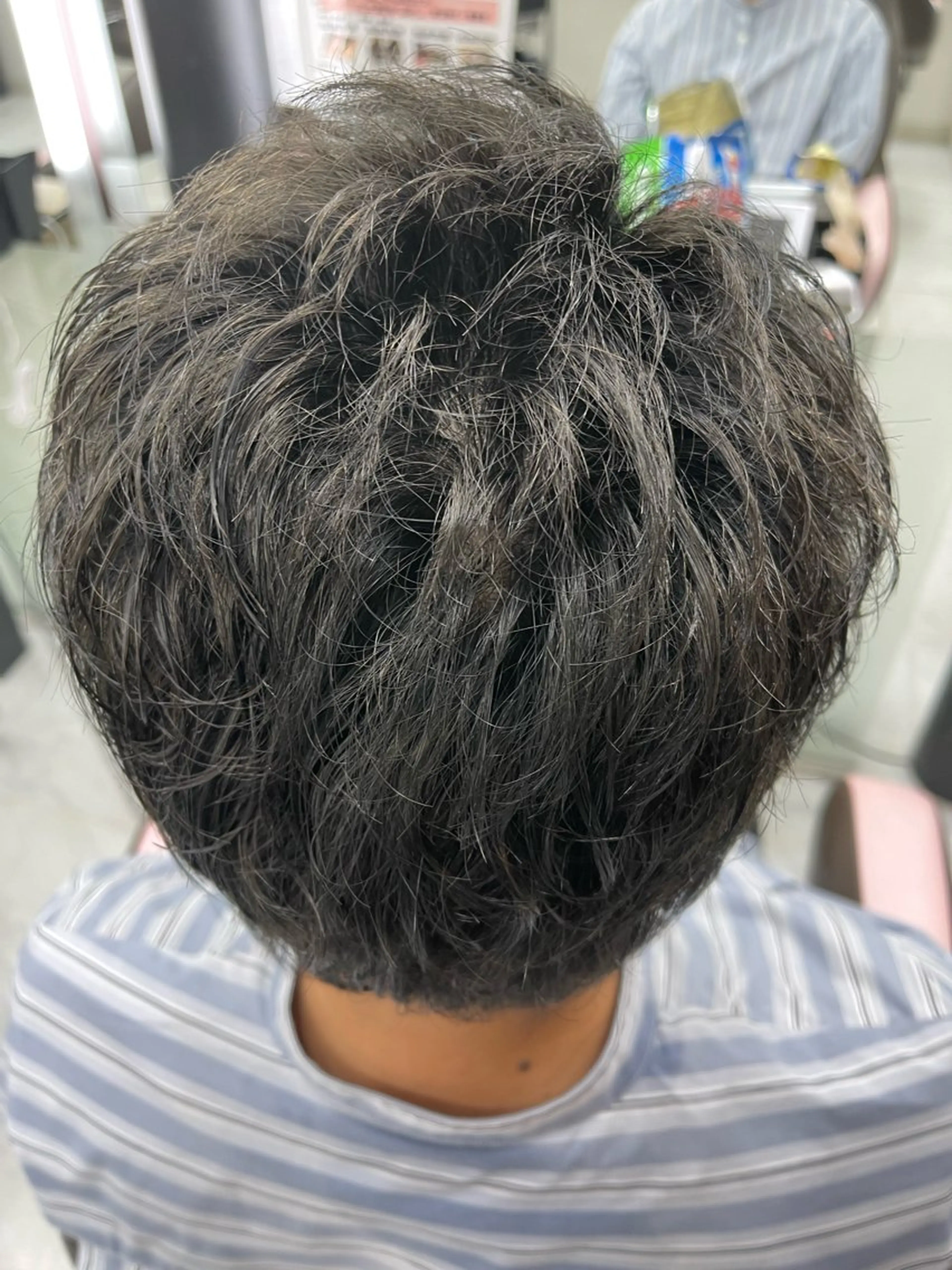 ショート カラー メンズ 向田 真也のヘアスタイル