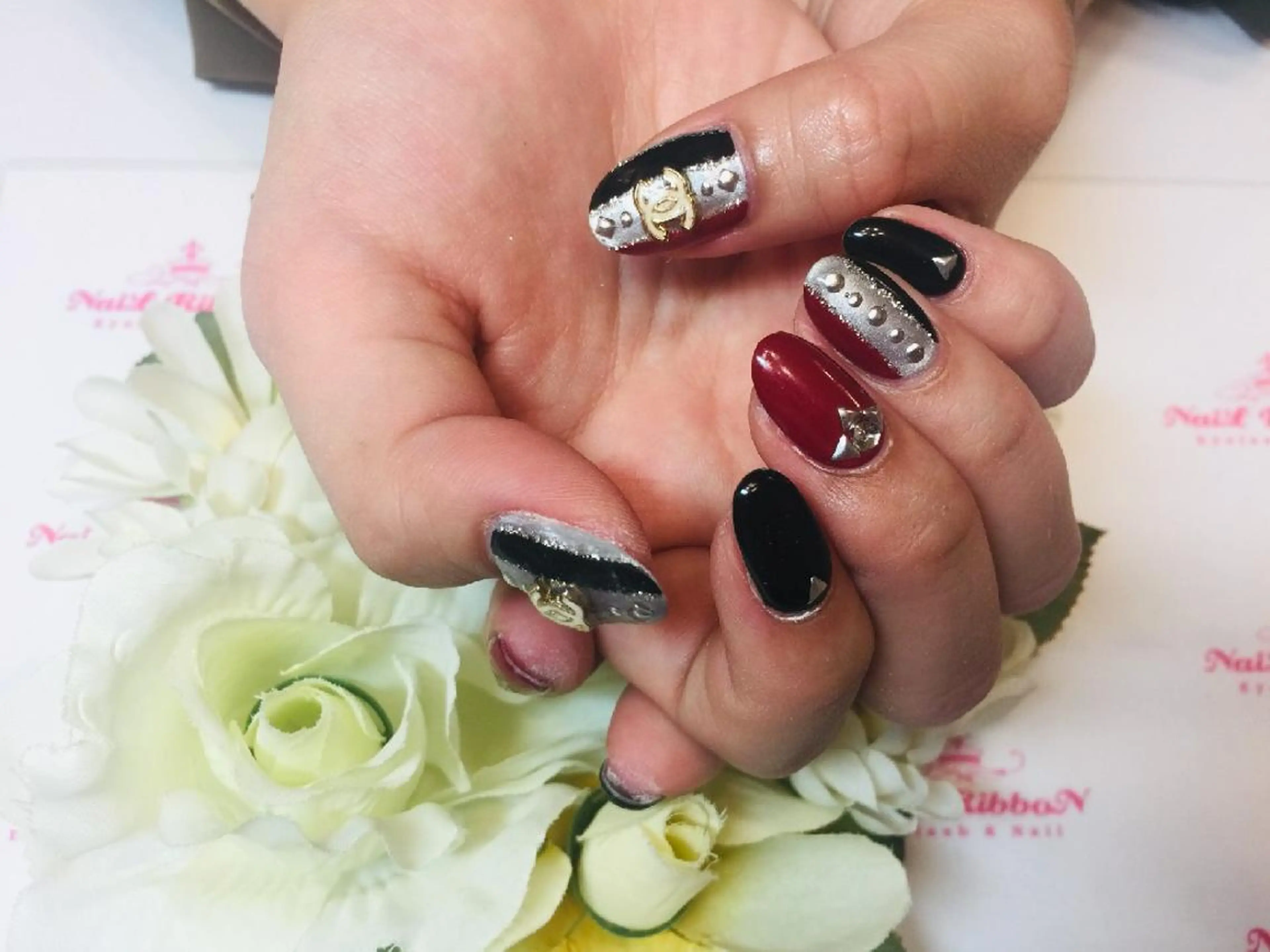 ネイル ハンドネイル ネイルリボン 受付スタッフのネイルデザイン