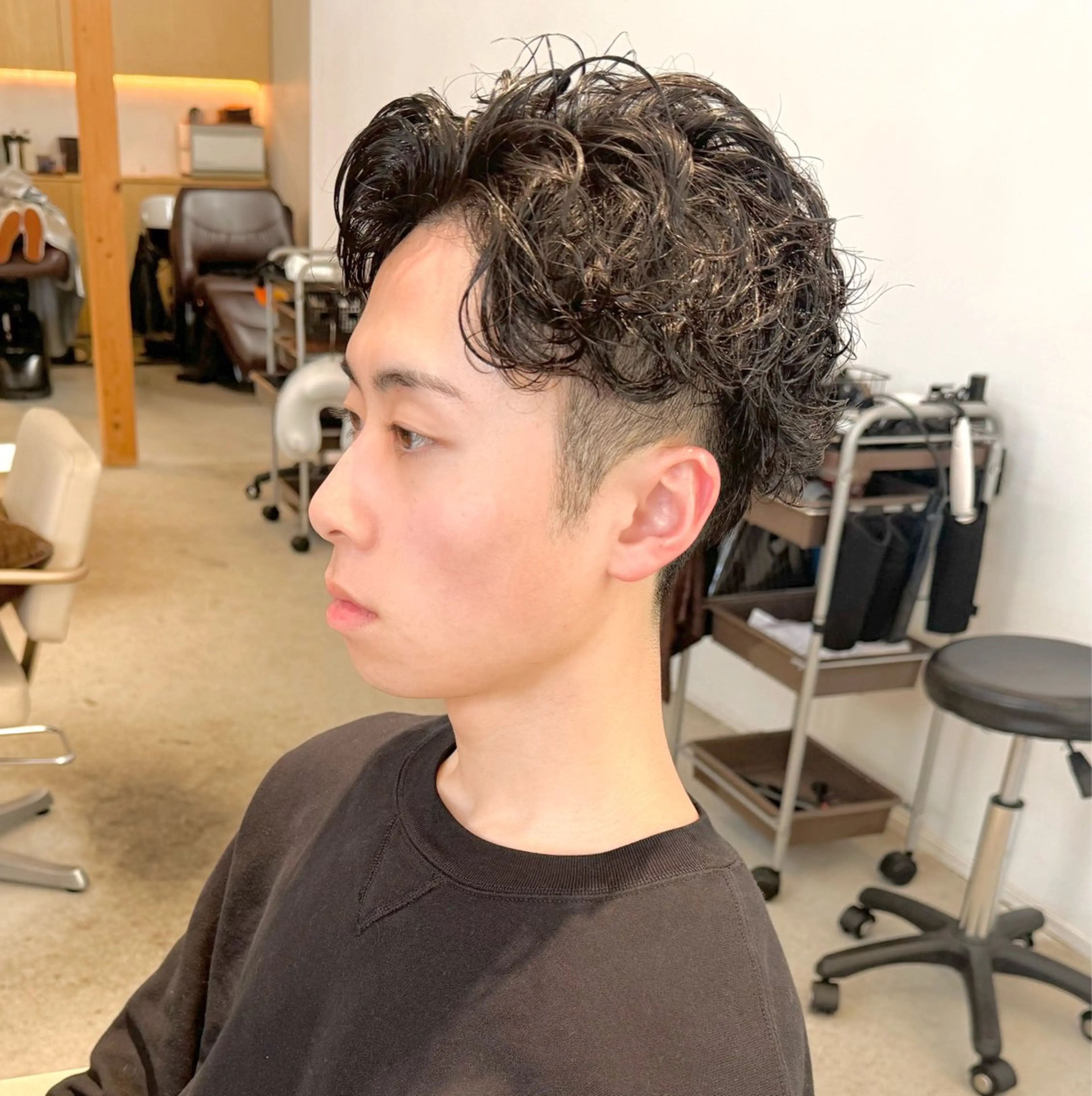 ショート パーマ メンズ メンズパーマ 七三 カット パーマ トリートメント 服部 雄輝のヘアスタイル