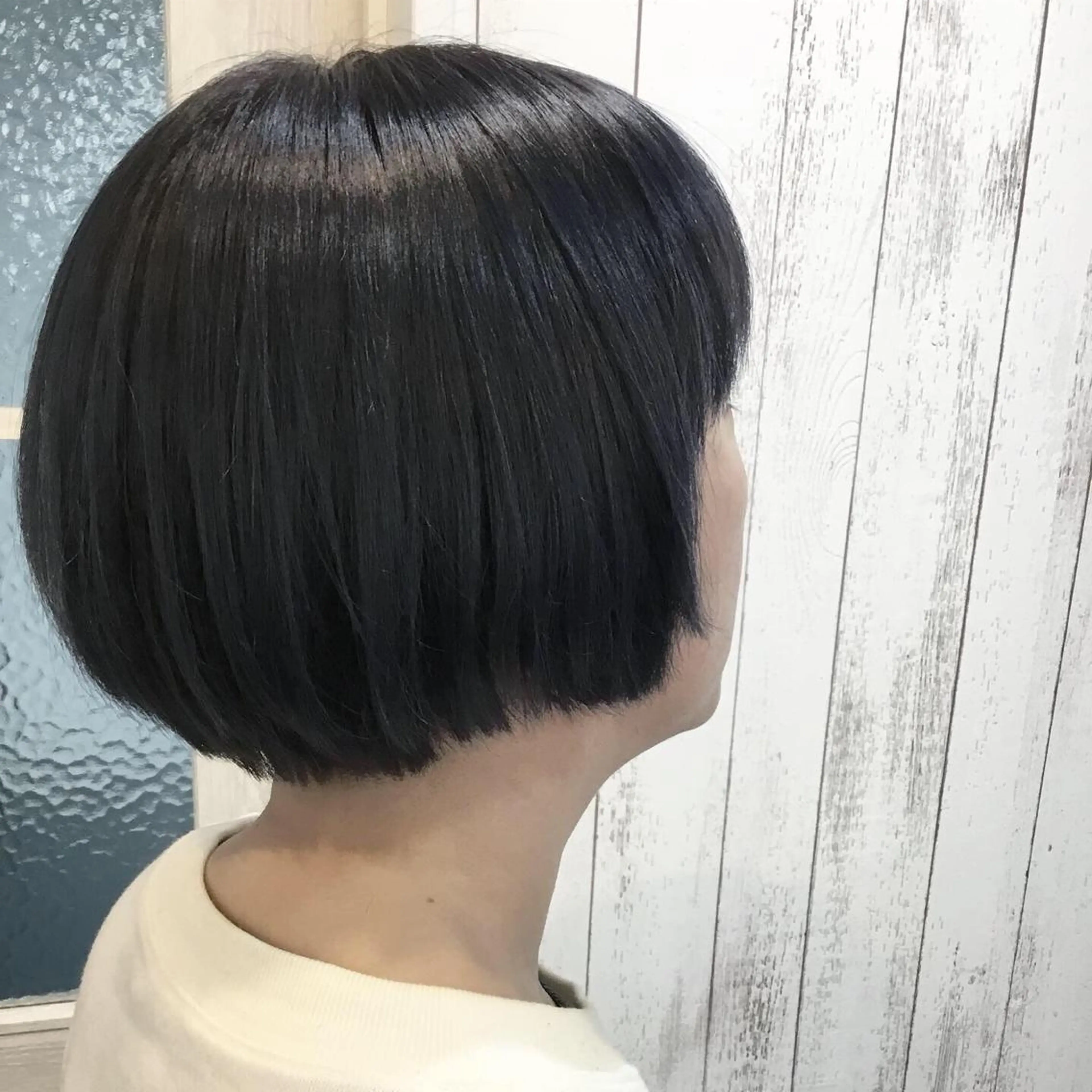 ショート カラー embrace エンブレイスのヘアスタイル