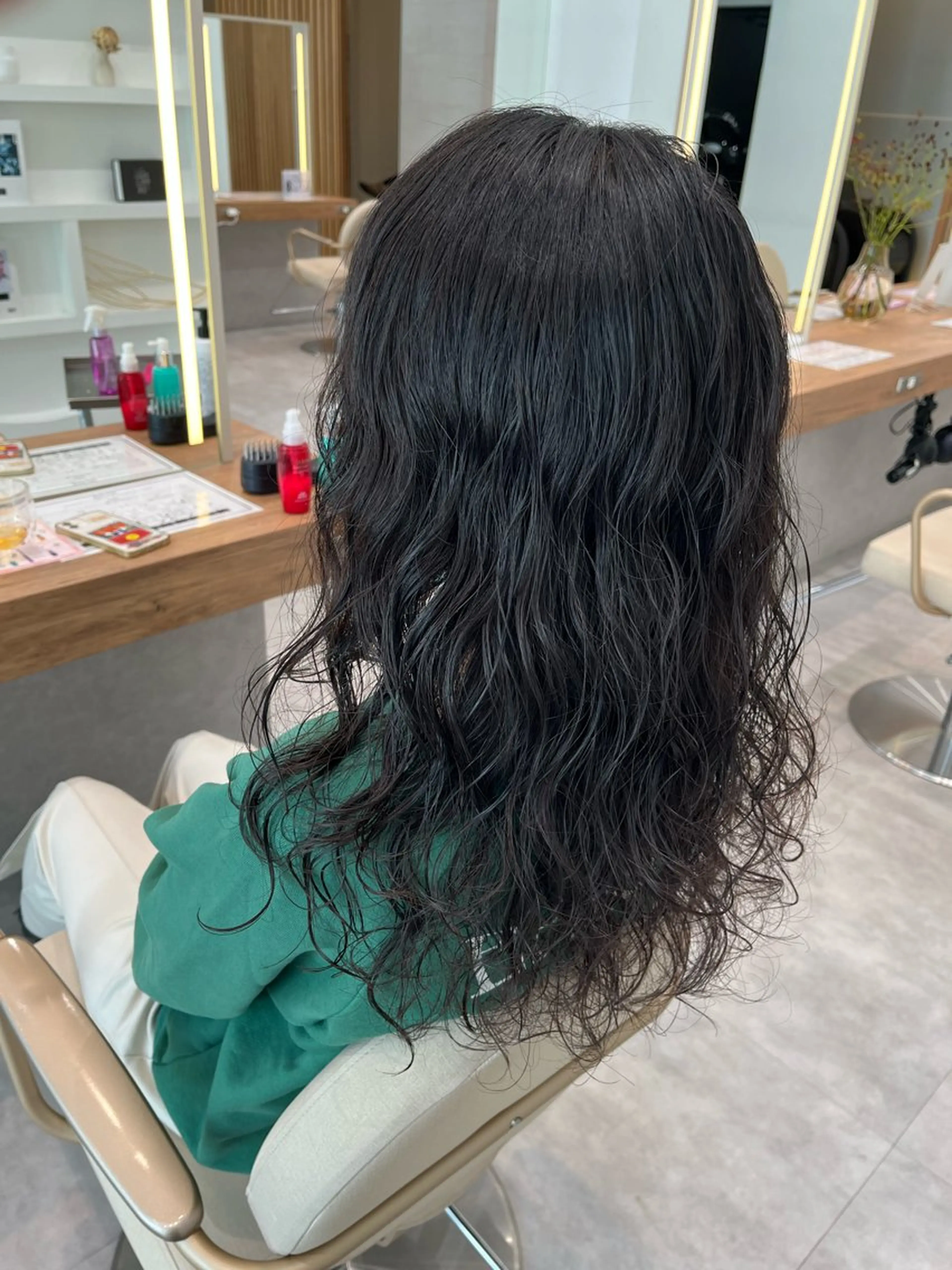 ロング パーマ 木野田 萌のヘアスタイル