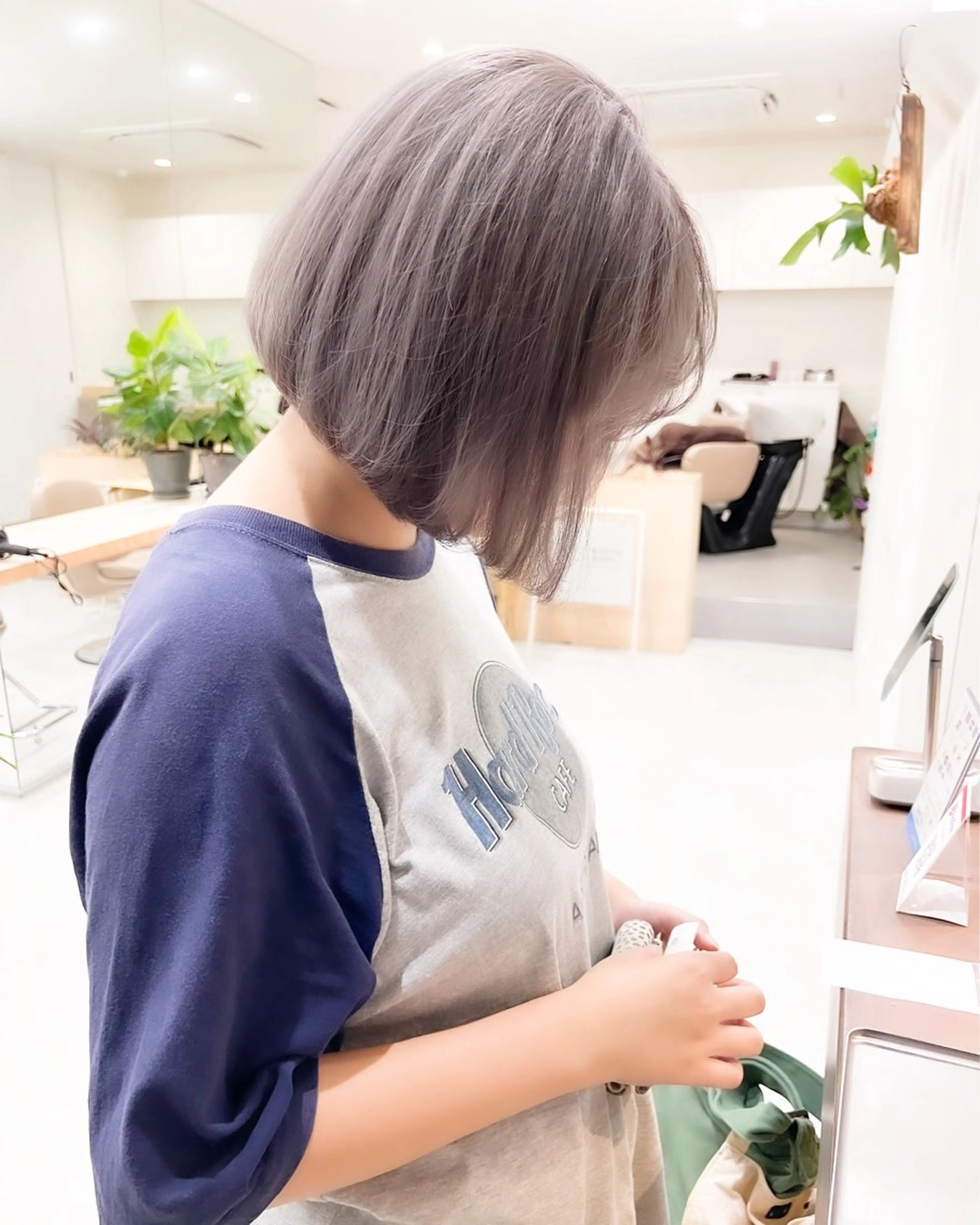 カラー ブリーチ 透明感カラー グレージュ シルバー シルバーグレージュ 似合わせカット🫧 /パーマRINAのヘアスタイル