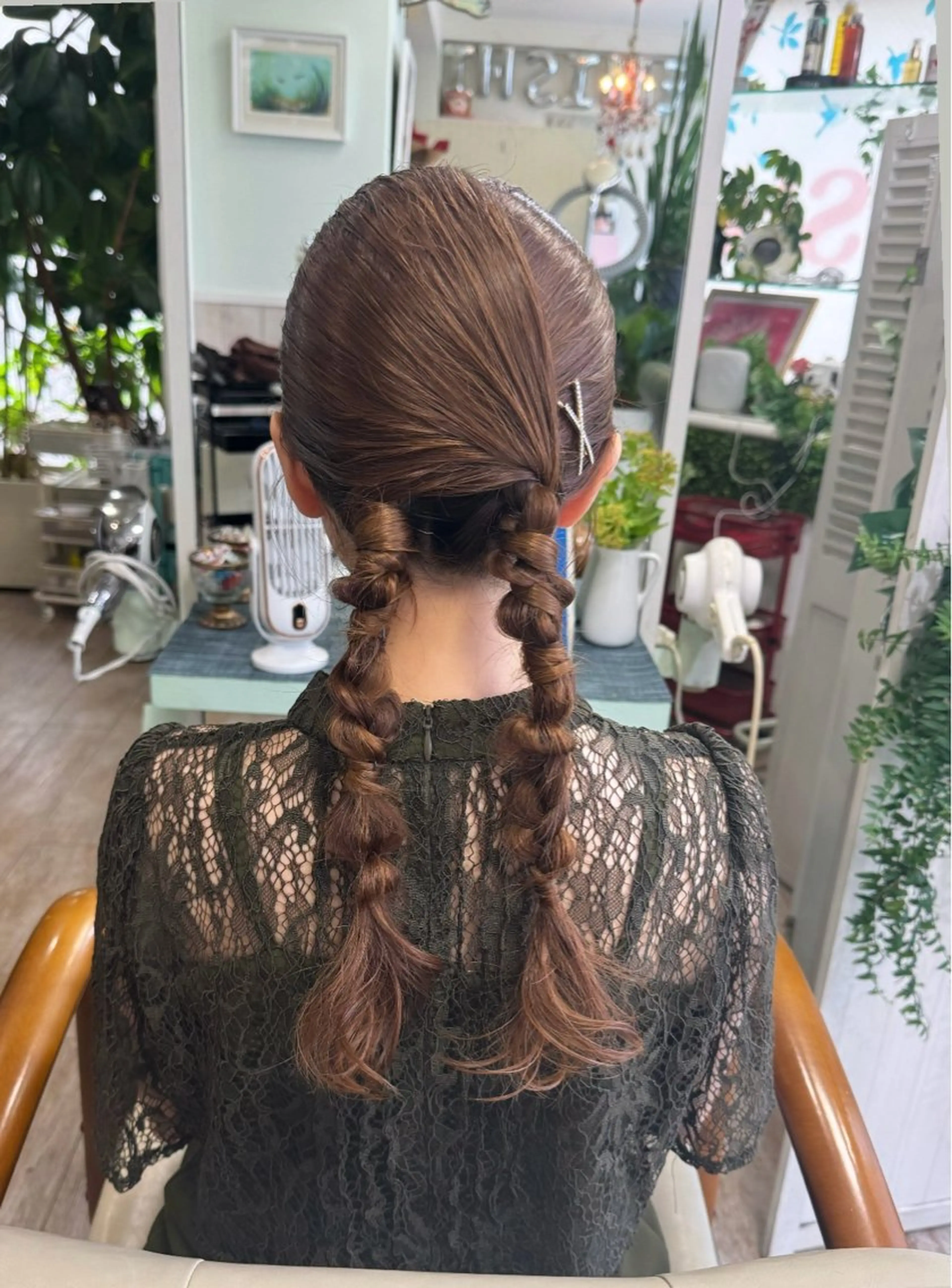 ロング ヘアアレンジ 三つ編み Eleanor 自由が丘ANNEX所属・個室サロン🌼万希 ヘアケア/ヘッドスパのヘアスタイル