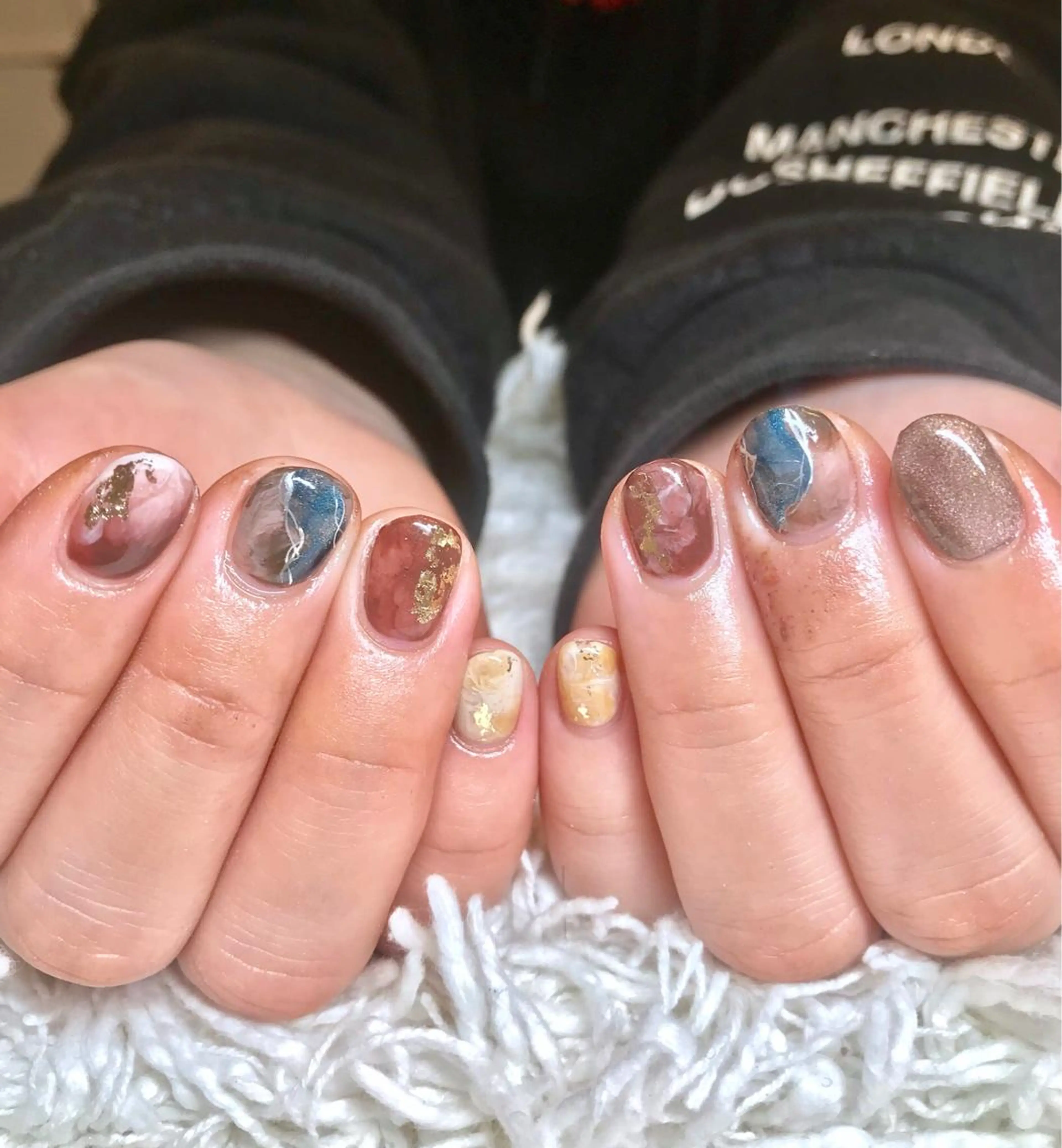 ショート カラー パーマ ヘアアレンジ ネイル マツエク・マツパ ブラウンカラー カラーマツエク ブラウン マグネットネイル nail&eye Aoのマツエク・マツパデザイン