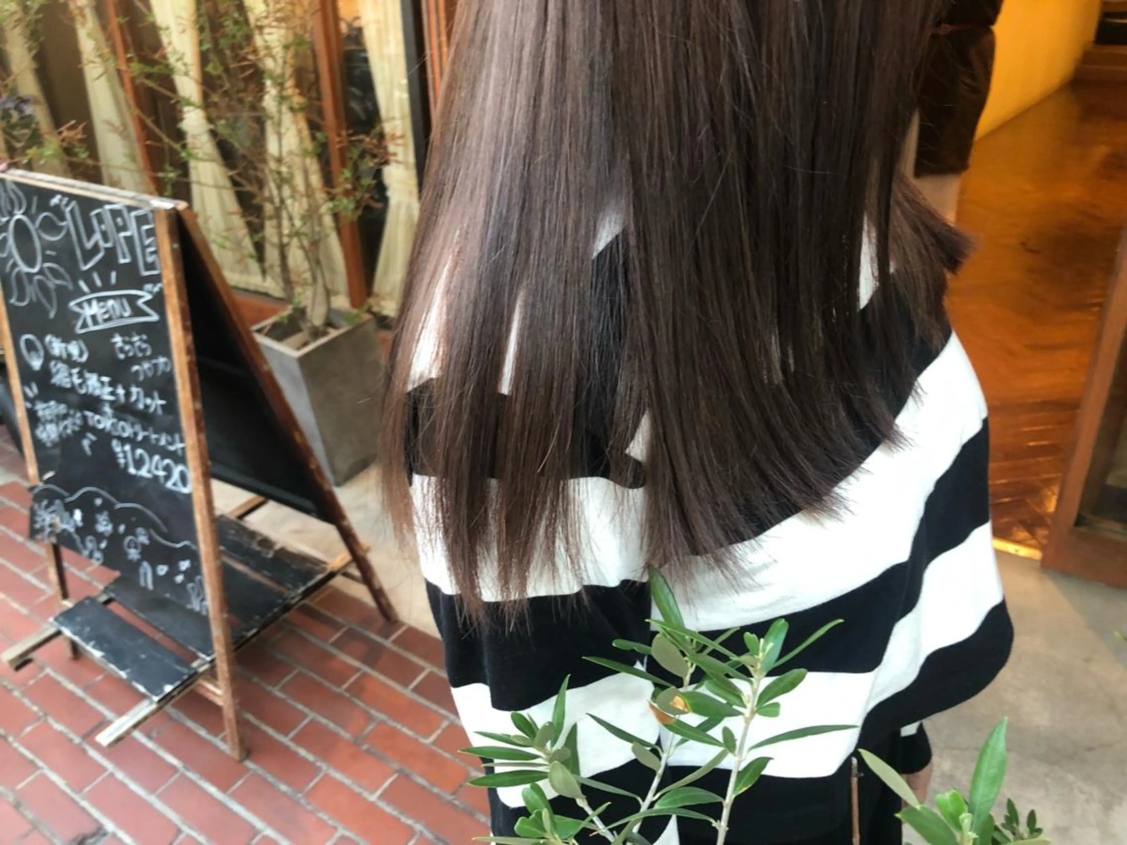 セミロング カラー ベージュカラー ヘアカラー トリートメント 新井 友菜のヘアスタイル