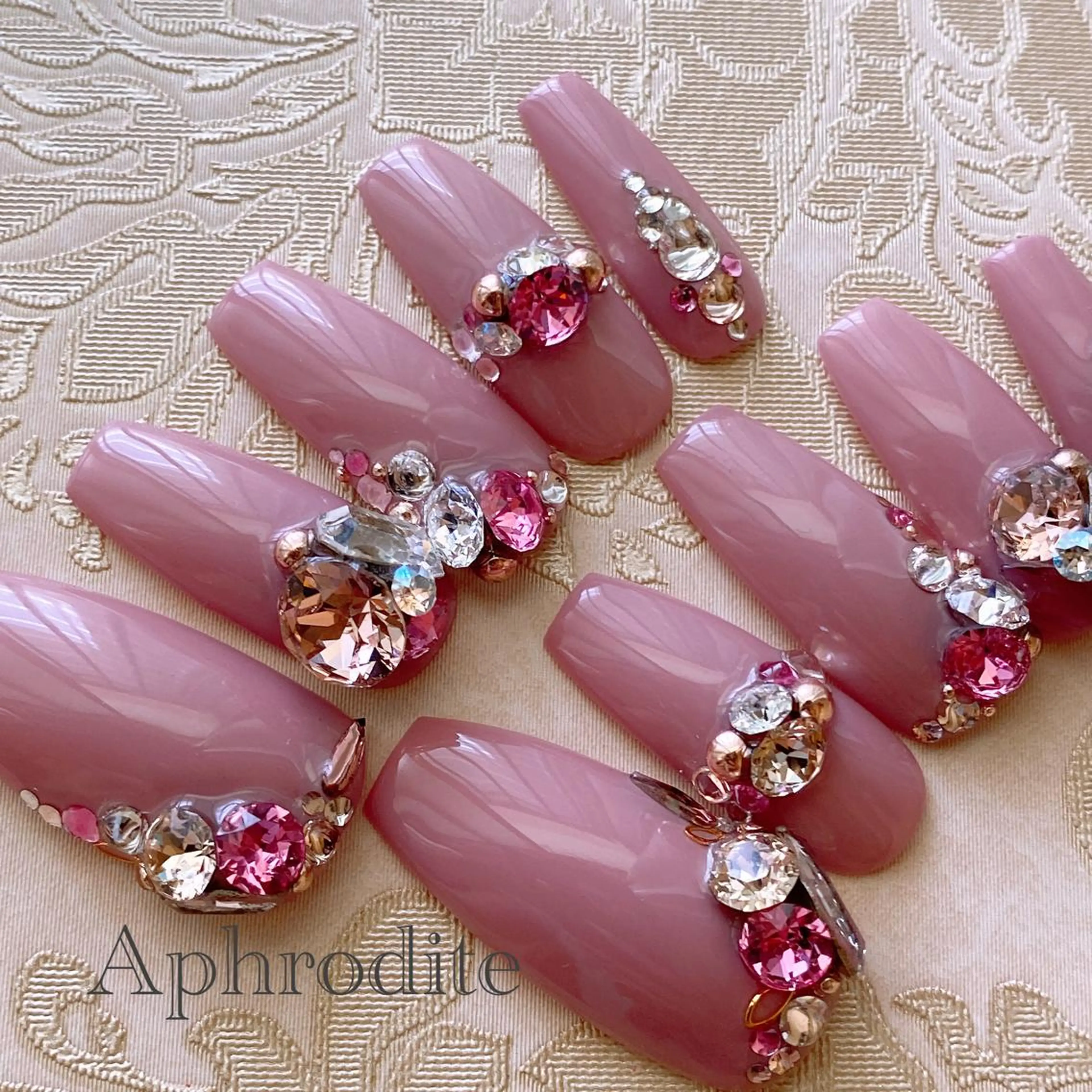 ネイル Aphrodite パラジェル認定サロンのネイルデザイン