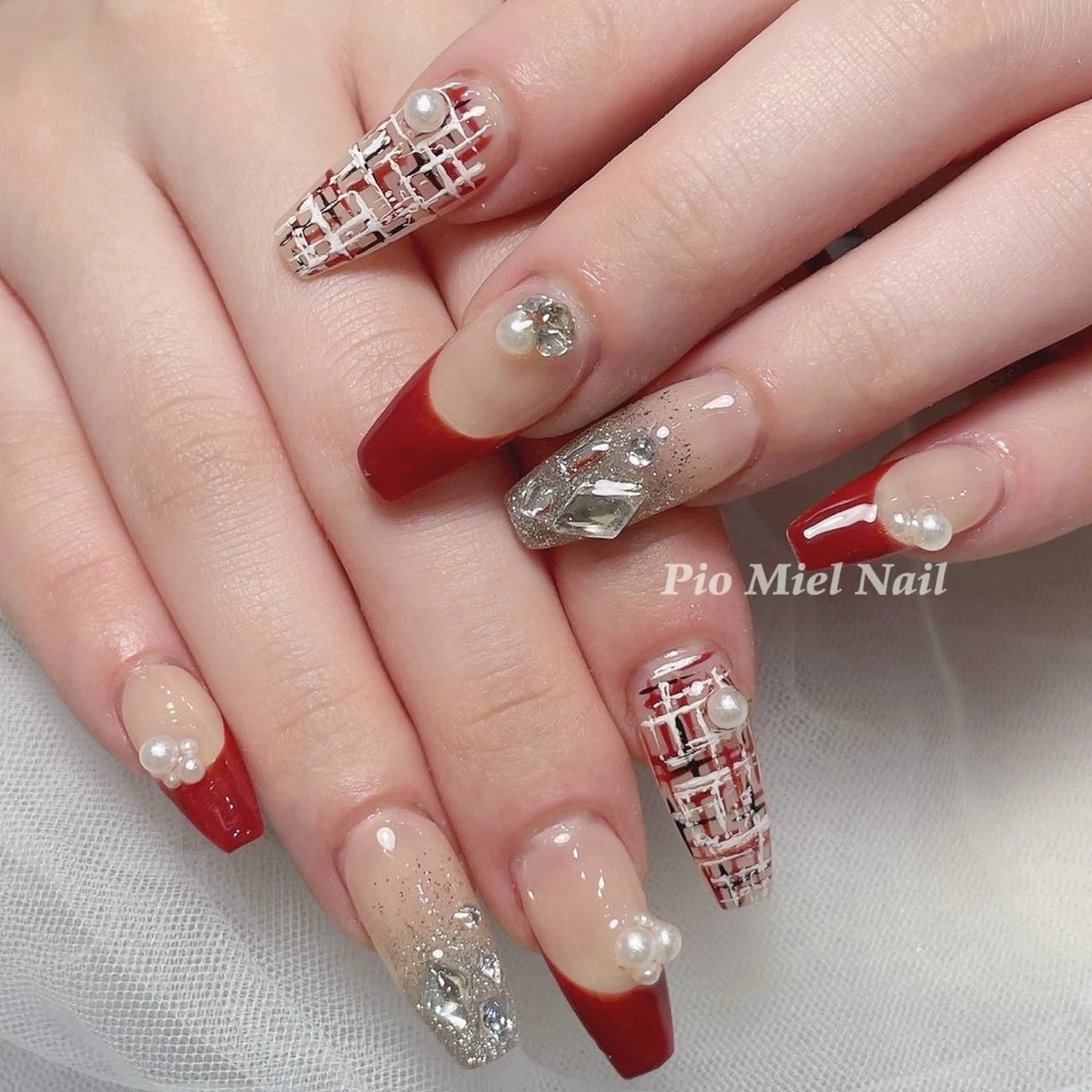 ネイル ボルドー 韓国ネイル マグネットネイル ニュアンスネイル ワンカラーネイル ハンドネイル momo 長さだしのネイルデザイン