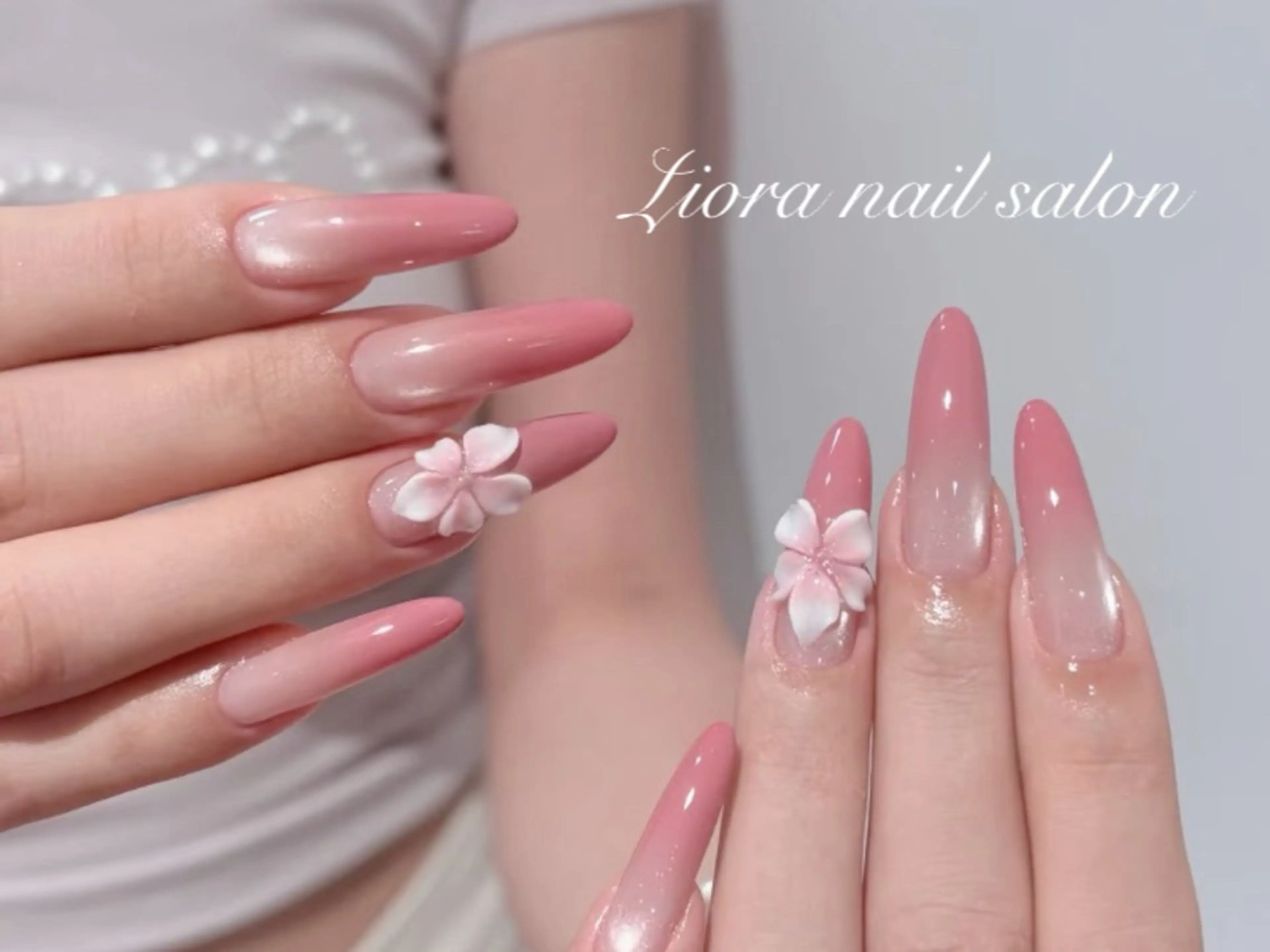 ネイル フレンチネイル ジェルネイル ガーリー グラデーション キラキラネイル ハンドネイル Liora nail 1のネイルデザイン