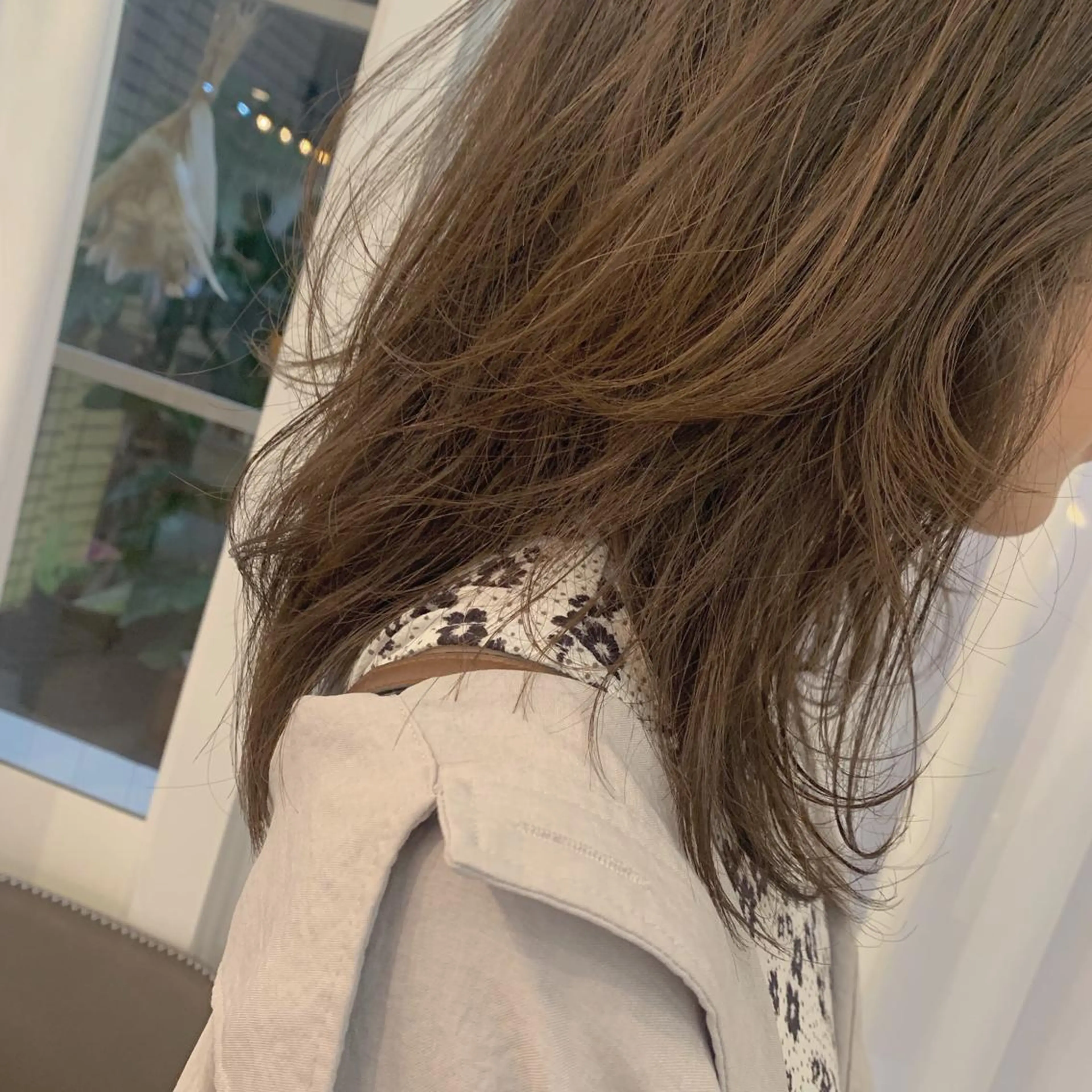 ミディアム レイヤーカット SALOWIN新潟万代所属・緑川 瑞穂のヘアスタイル