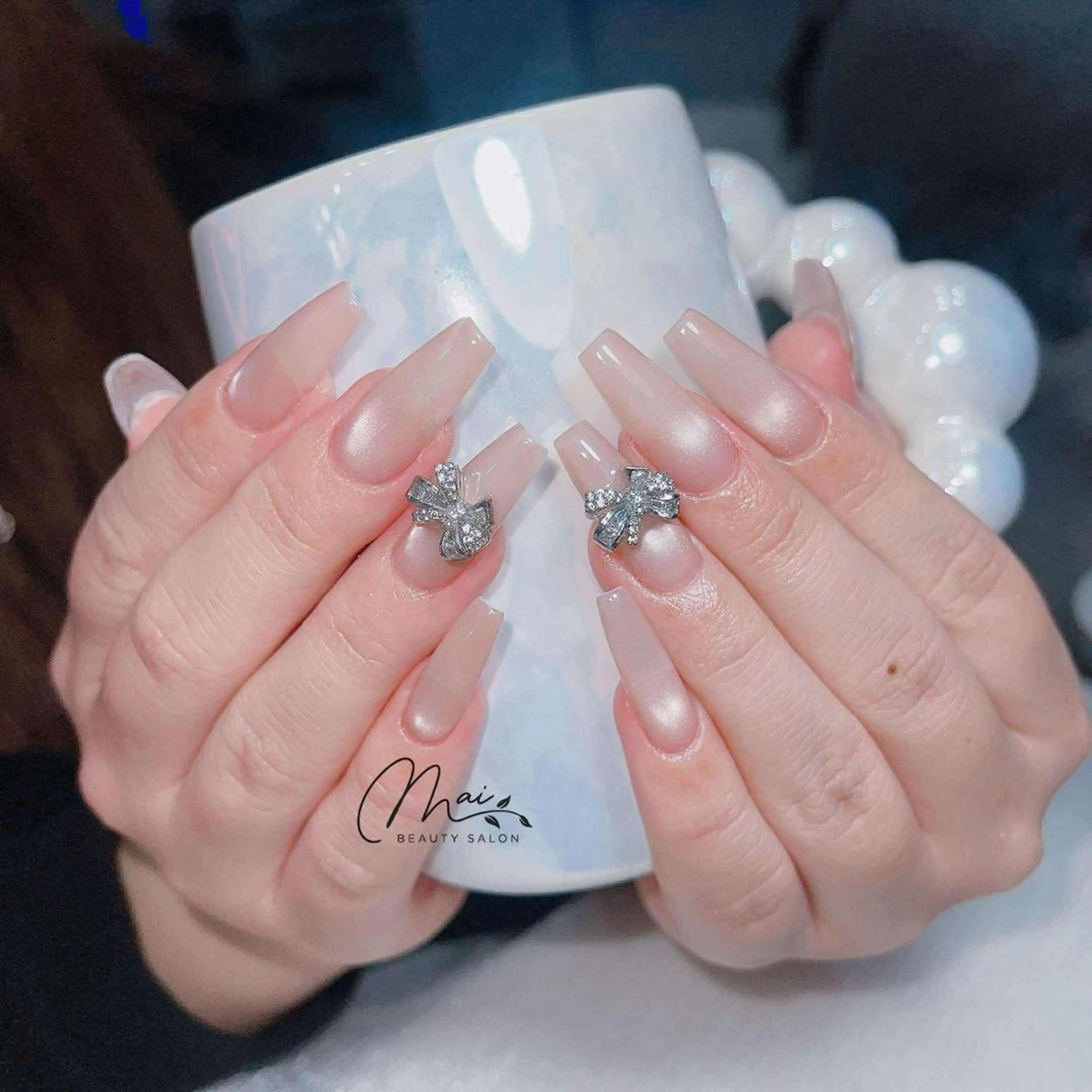 ネイル オーロラネイル 長さ出し フラッシュネイル フレンチネイル ジェルネイル MaiBeauty Niのネイルデザイン