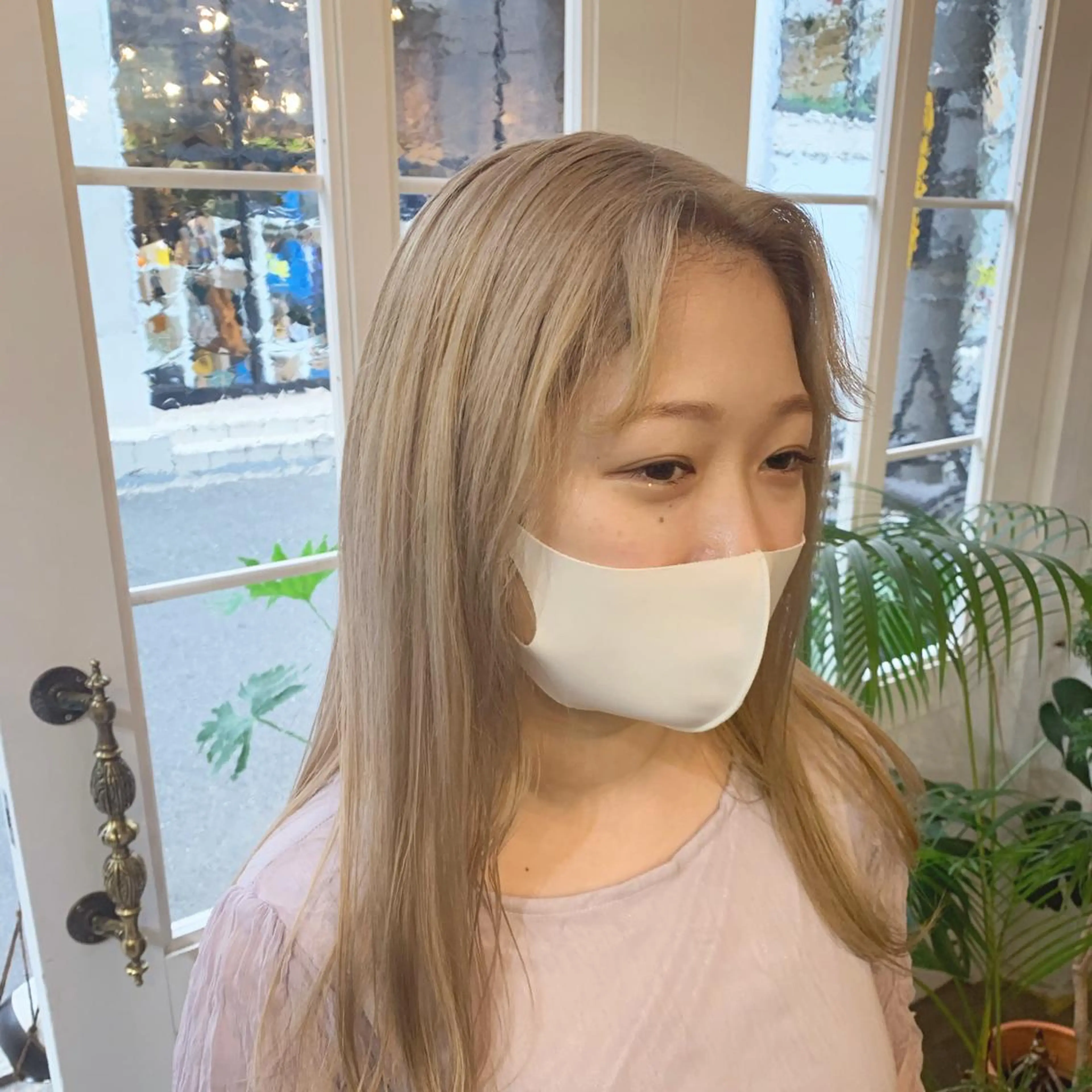 ミディアム カラー ベージュカラー ホワイトベージュ ハッシュカット カシマハヤトのヘアスタイル