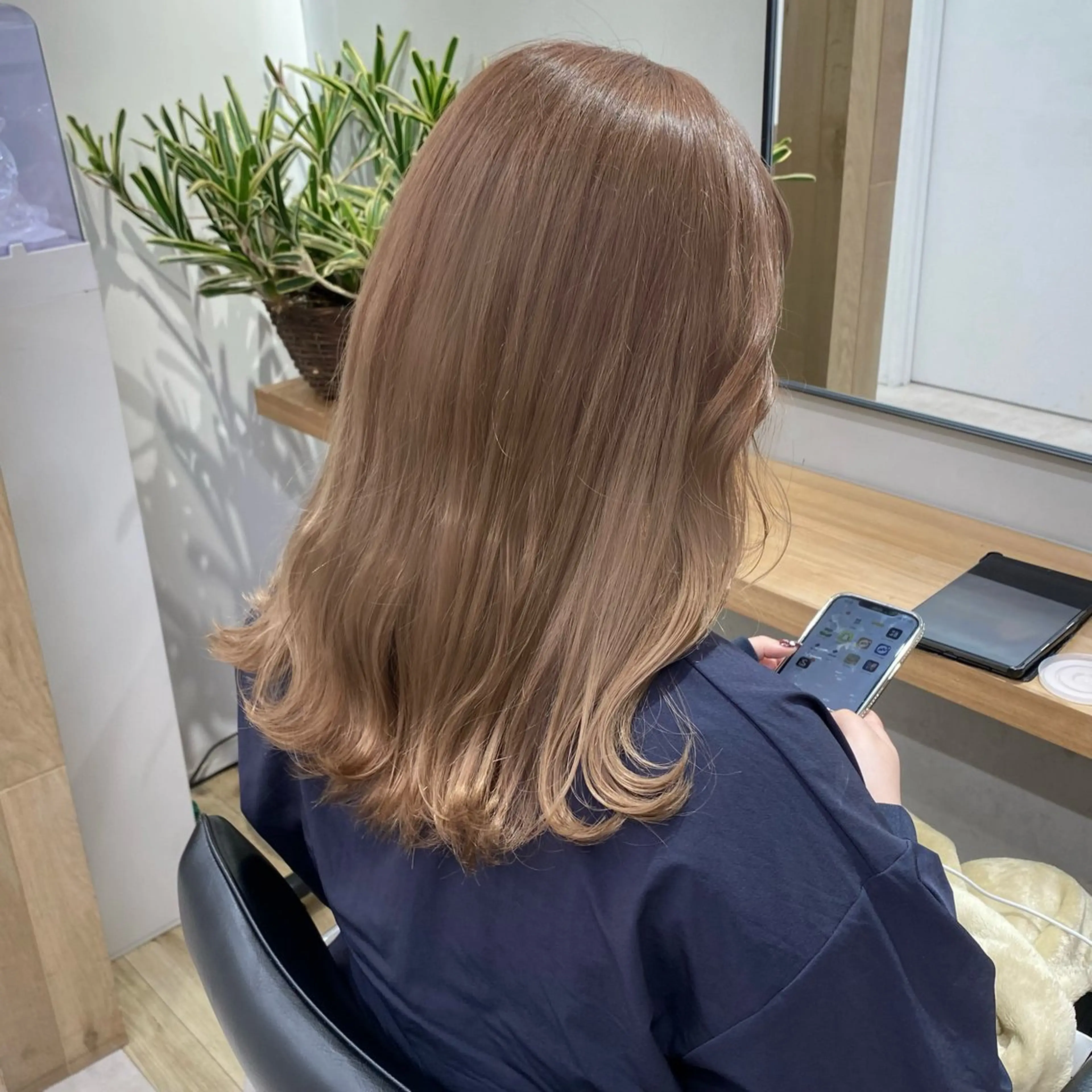 ミディアム カラー ヘアカラー トリートメント noa/ 渋谷のヘアスタイル