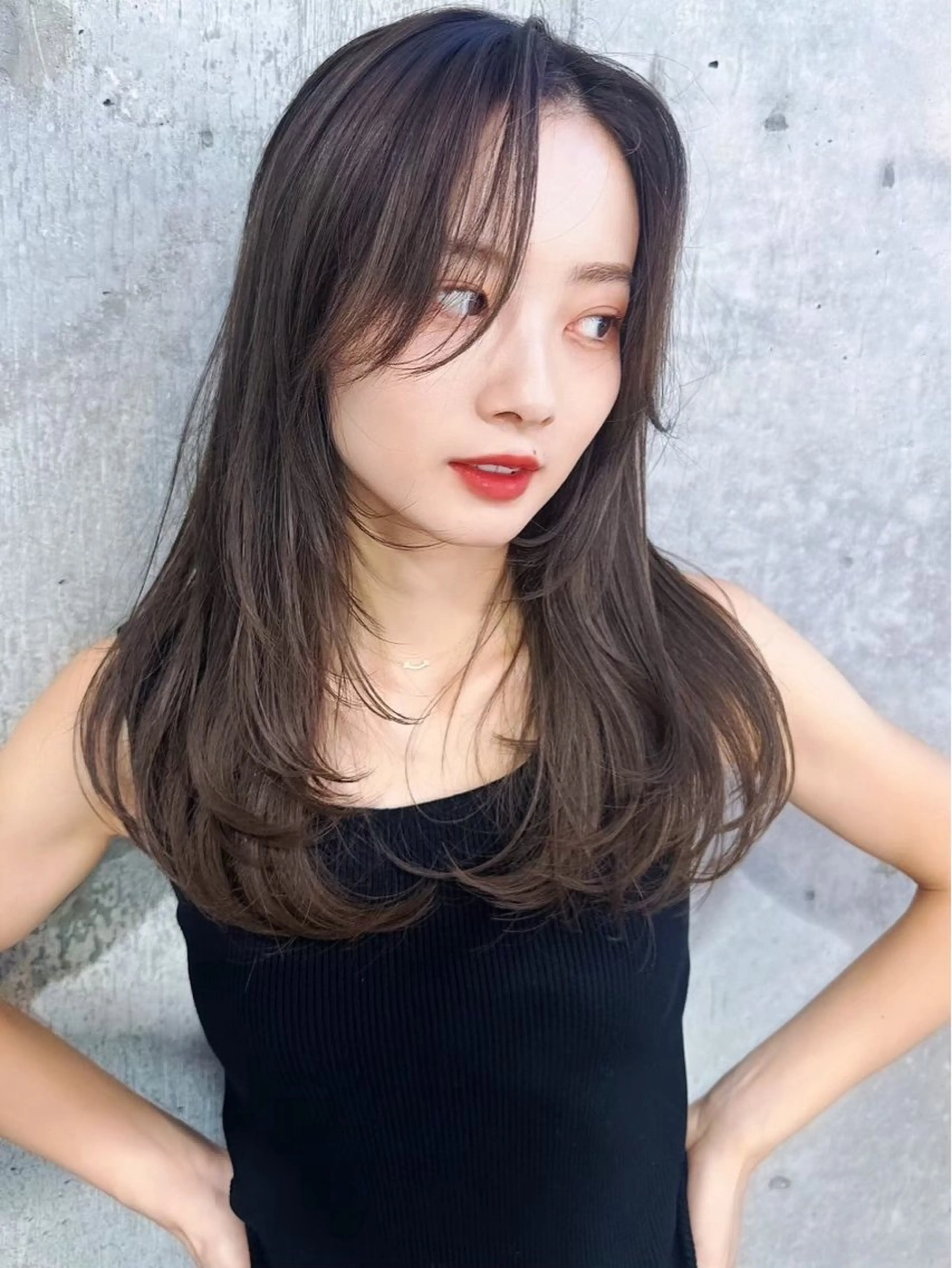 ミディアム カラー ブラウンカラー チョコレートブラウン 透明感カラー グレージュ くびれヘア 🫧韓国ミディアム カット🫧/ナナミのヘアスタイル