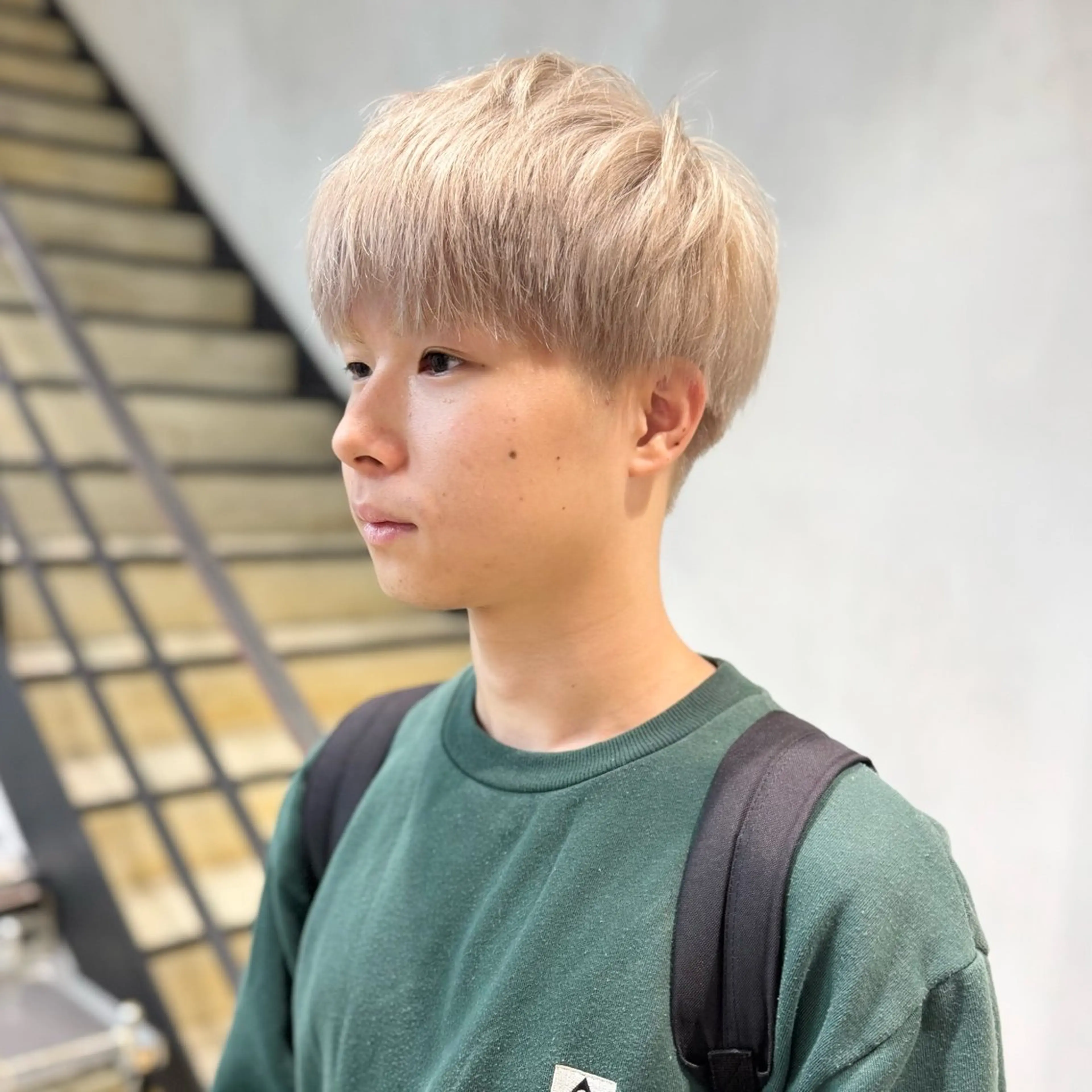 カラー メンズ メンズブリーチ メンズハイトーン ベージュカラー ブリーチ ブロンド カット ヘアカラー メンズパーマ/メンズ カット/古川晴輝のヘアスタイル