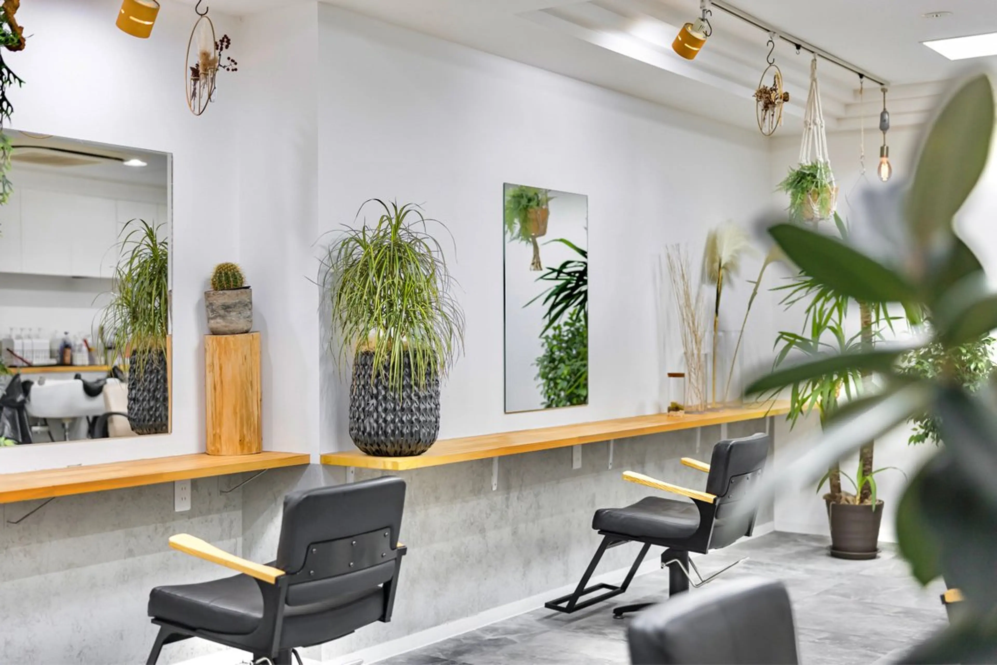 hoNua. 栄/透明感カラーのヘアスタイル