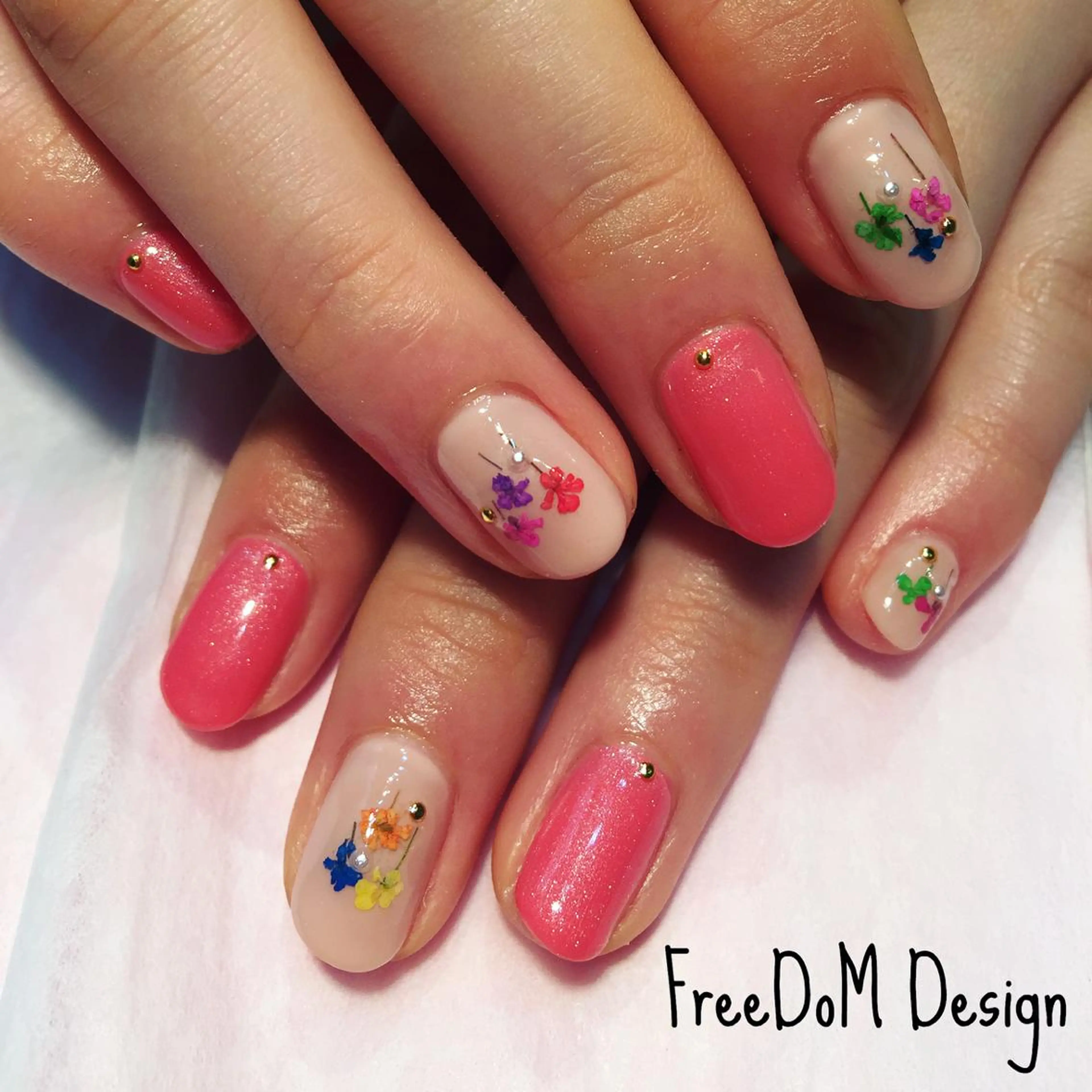 ネイル アートネイル ＦreeDoＭ   Design所属・W KUMIのネイルデザイン