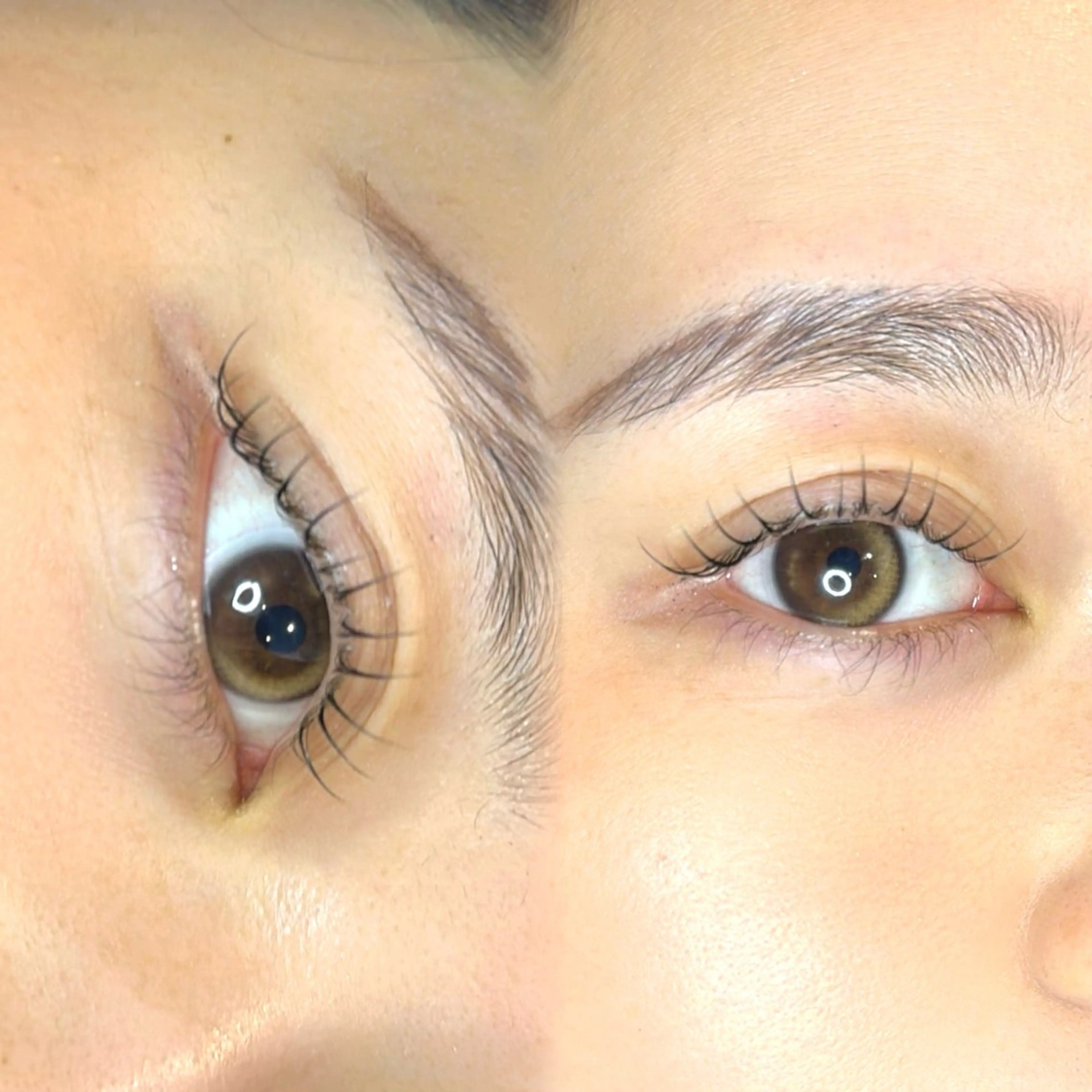 《眉毛Wax×パリジェンヌ🪞》眉とまつげで✨根元立上げで長さ強調し垢抜け目元に💎マスカラいらずのまつ毛💎の写真