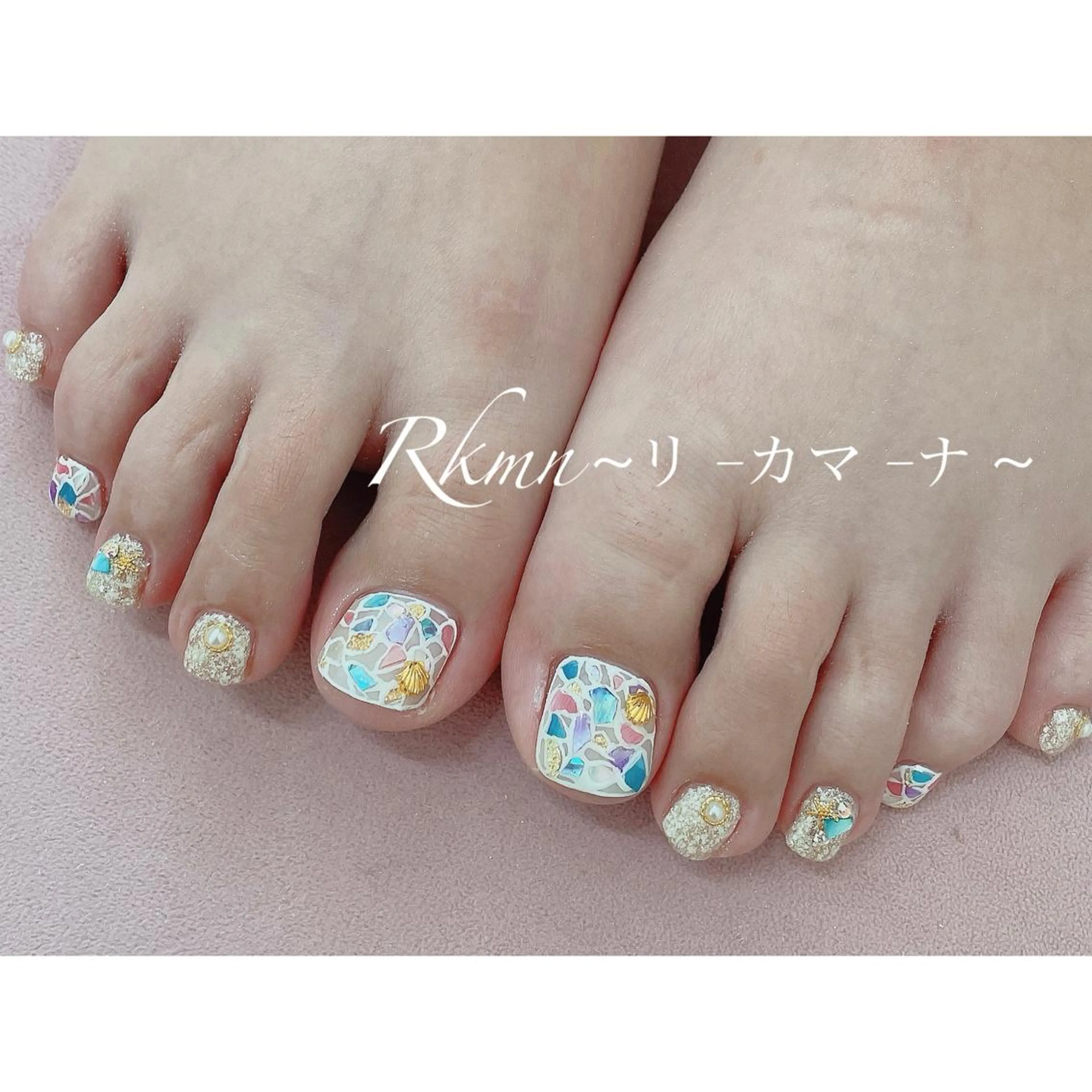 ネイル アートネイル フットネイル キラキラネイル ラメ(グリッター) 春ネイル Rkmn ~リ-カマ-ナ~のネイルデザイン